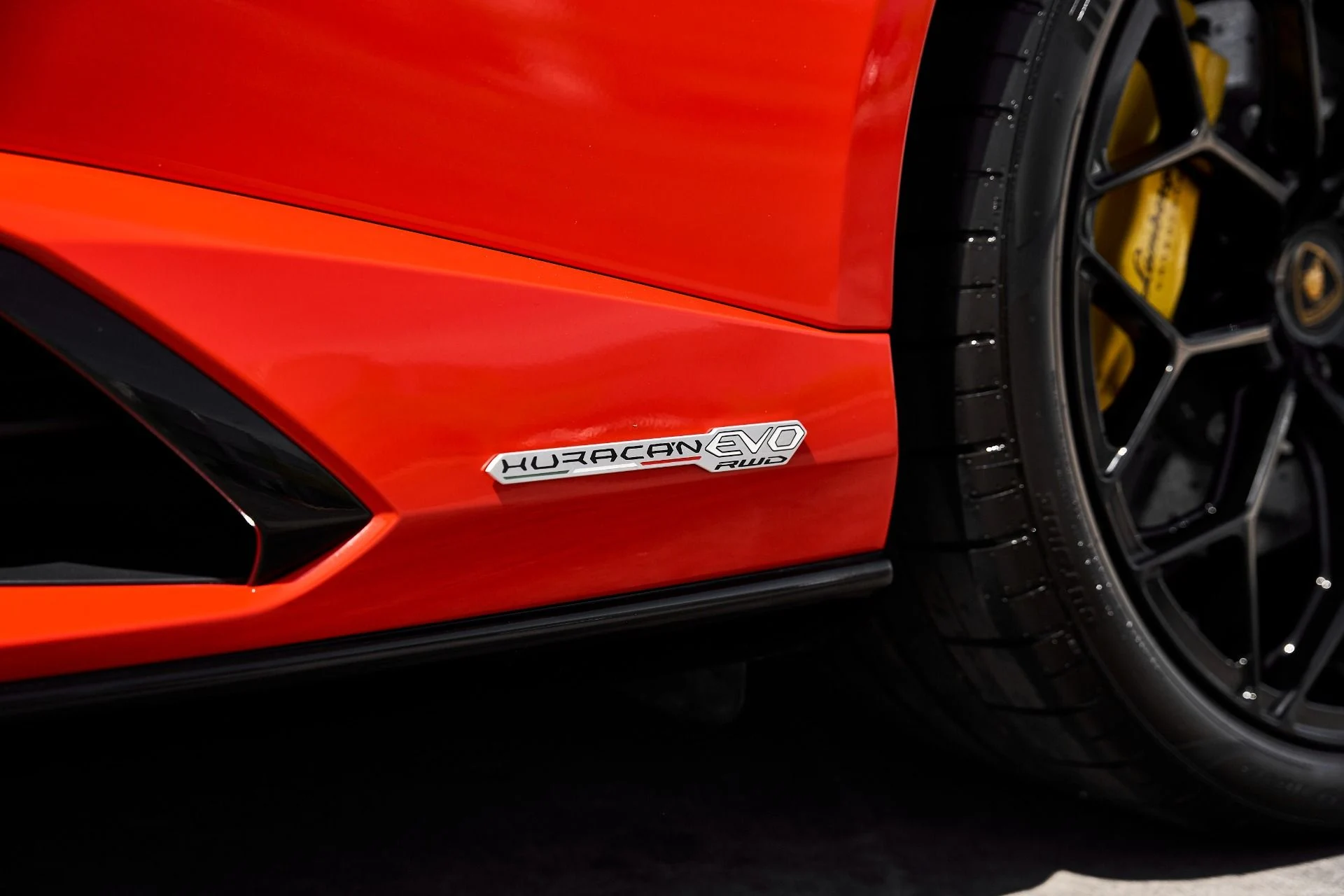 mph007_228179149_Used_2023_Lamborghini_Huracan_EVO_Base_1776733372_4e976ed1ff