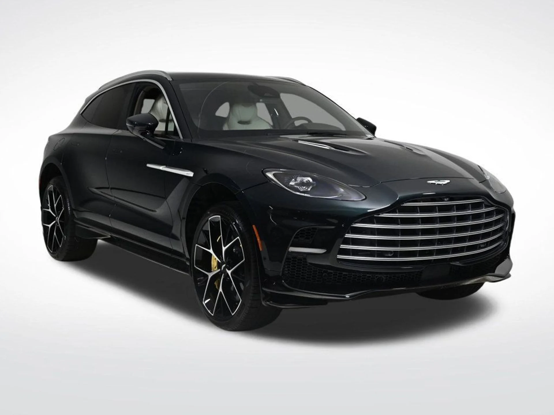 mph007_2296395320_new_2026_aston_martin_dbx_707awd_11350_22961109_7_1024_36dc1f1394