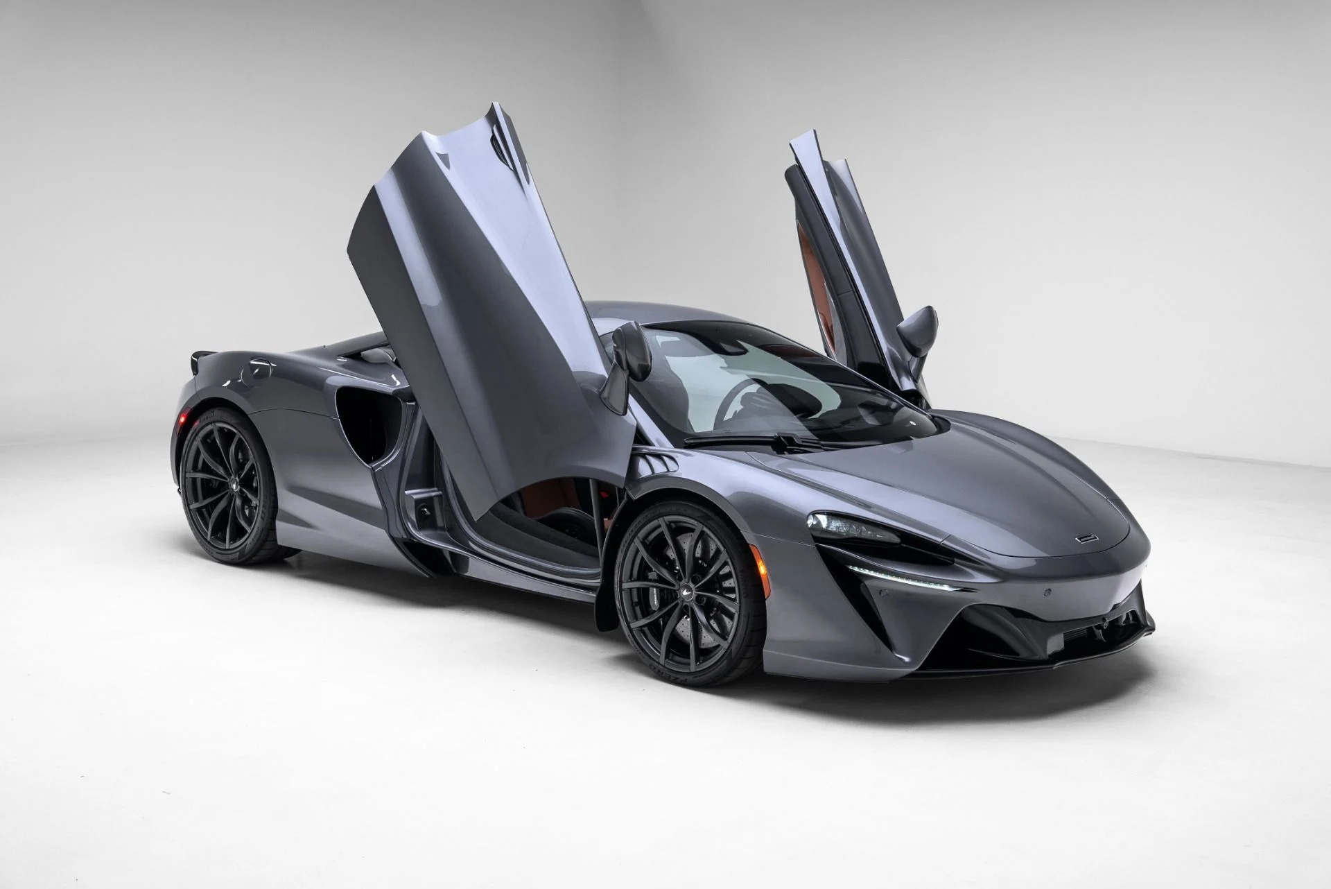 mph007_2300843415_Used_2023_Mc_Laren_Artura_1774894361_49a1a98a2b