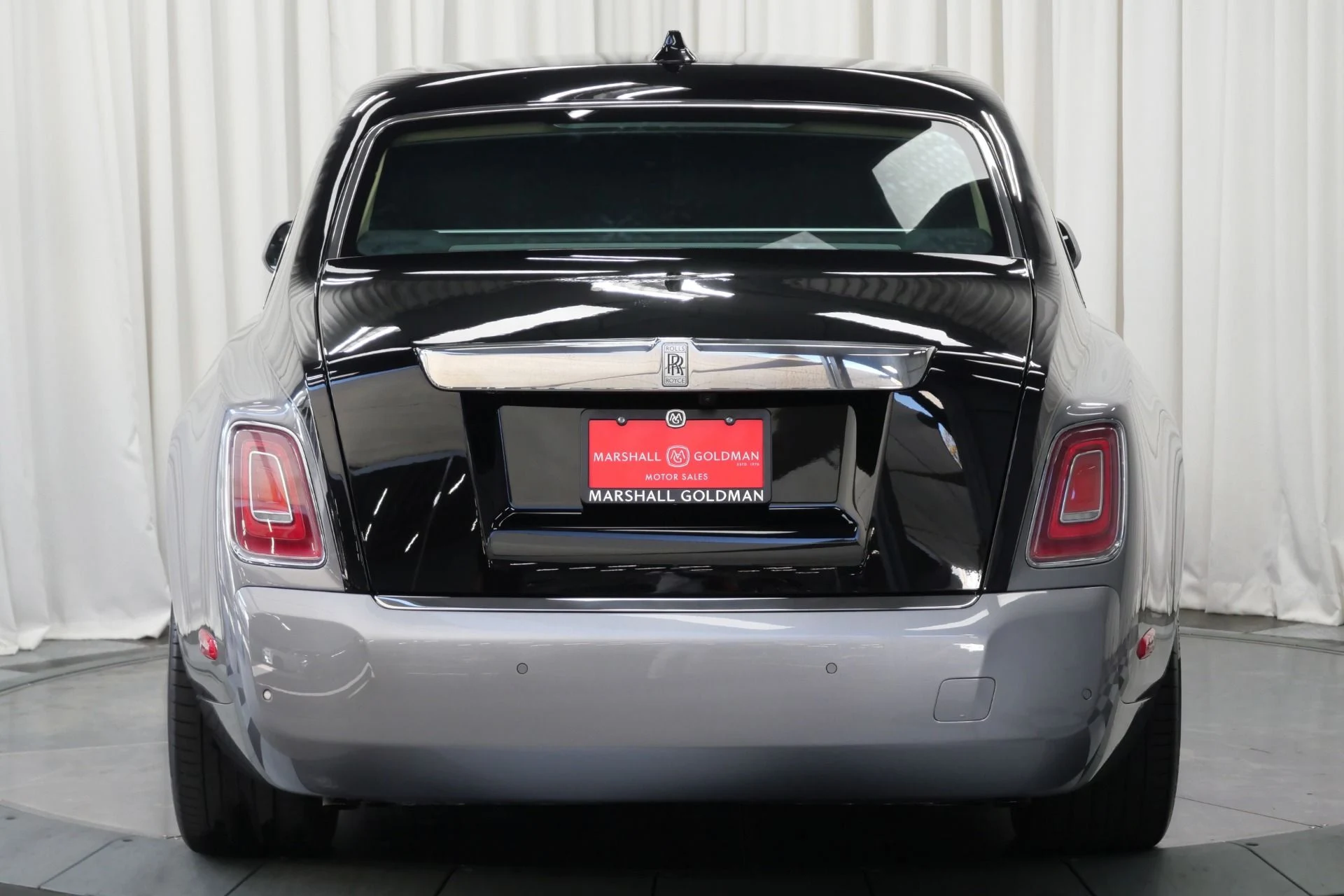 mph007_232137307_Used_2020_Rolls_Royce_Phantom_1760120905_37be5d2ecd
