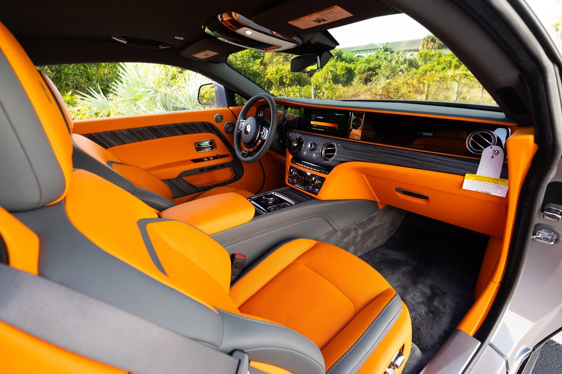 mph007_2321403896_Used_2024_Rolls_Royce_Spectre_1772250917_25941a6bf3