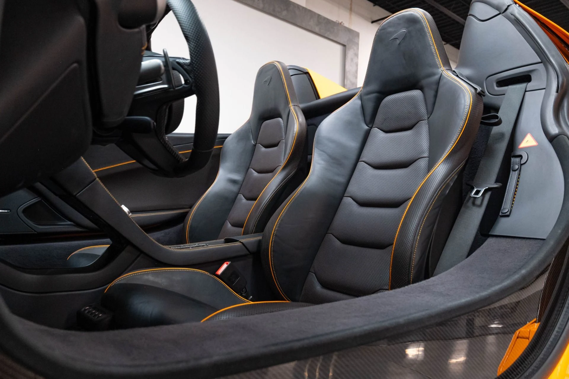 mph007_2327610703_Used_2015_Mc_Laren_650_S_Spider_1784647983_ad83c84566