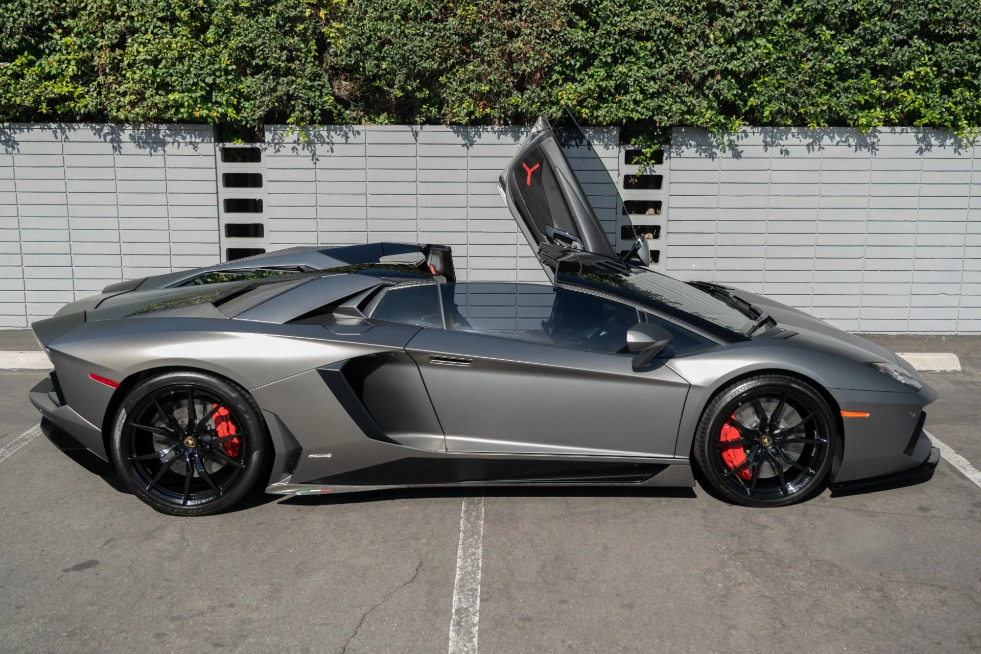 mph007_2336435024_Used_2015_Lamborghini_Aventador_LP_700_4_1755813837_87bfd8e32d