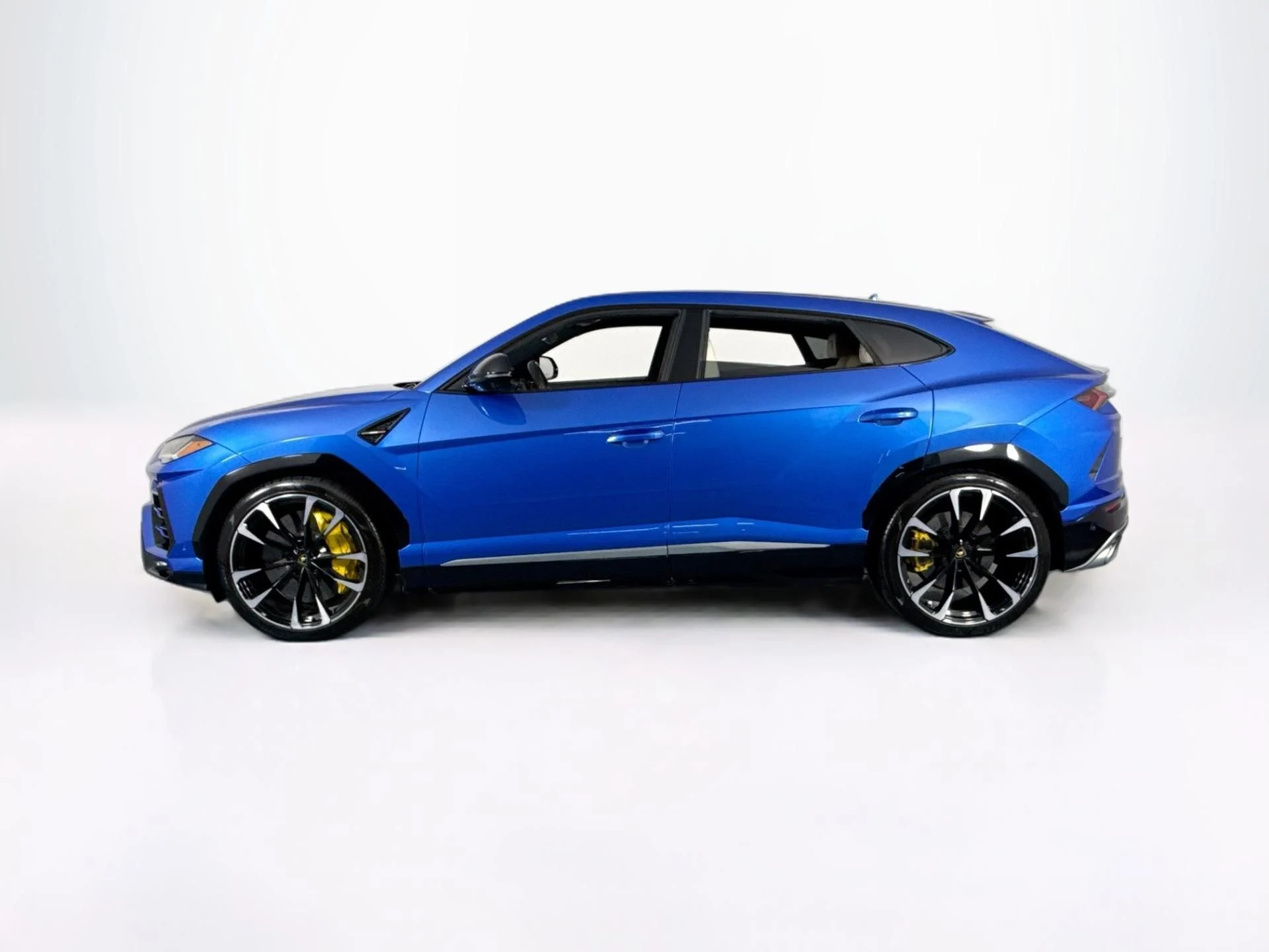 mph007_2339662568_Used_2021_Lamborghini_Urus_1783027556_9817a39dad