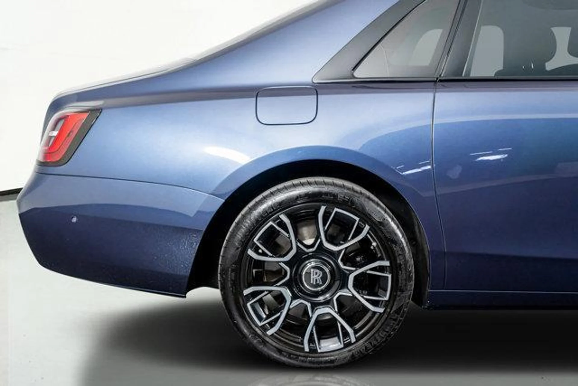 mph007_234355062_q_P_Sab_s_9hiwu_T_8sg6kp_z_O6_U_553f5fcc0f