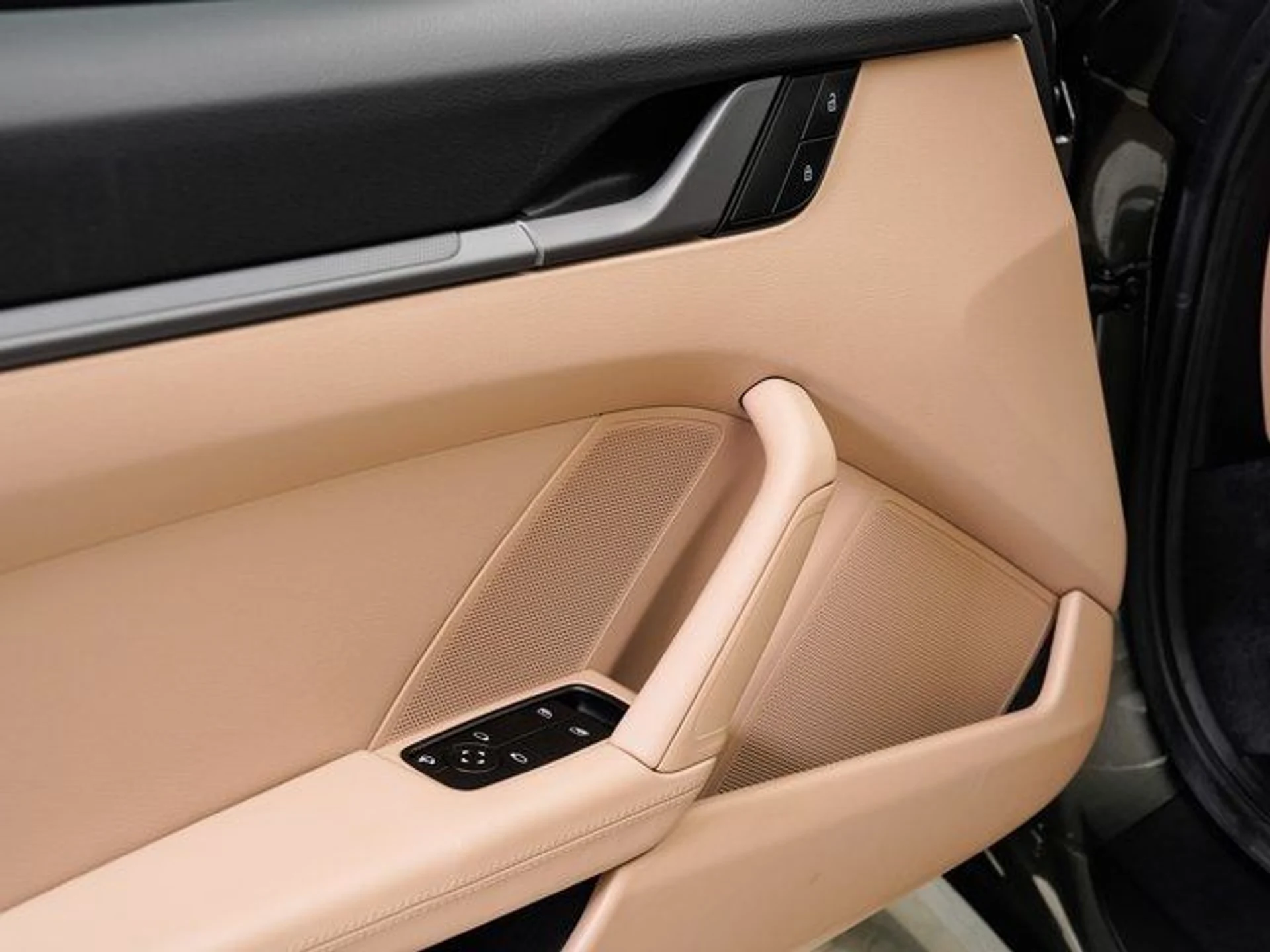 mph007_2354527381_aa13598c7d05c5b404b1b33a50df3629_b5be4240a2