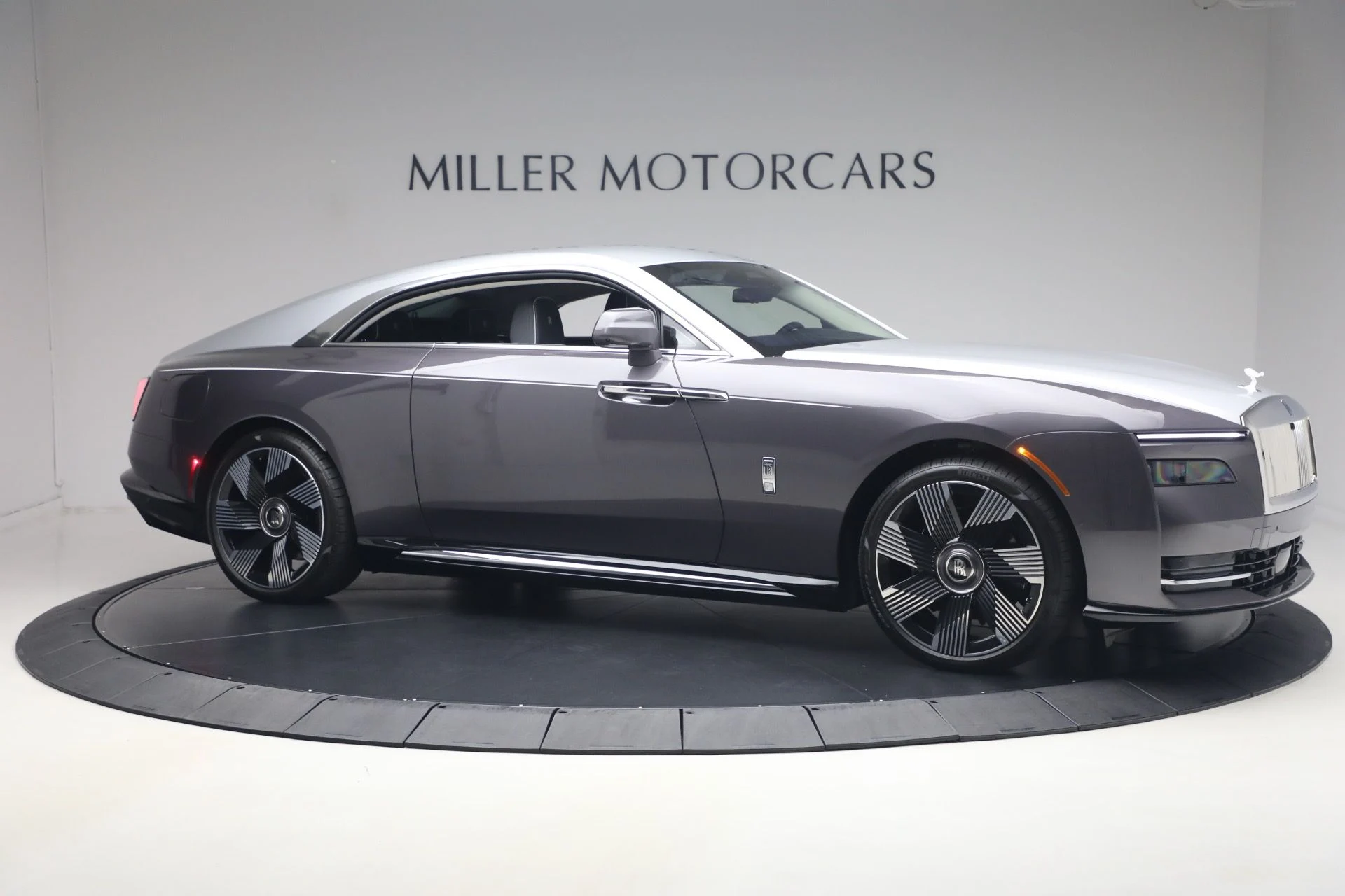 mph007_2362622251_Used_2024_Rolls_Royce_Spectre_d2cc82e30e