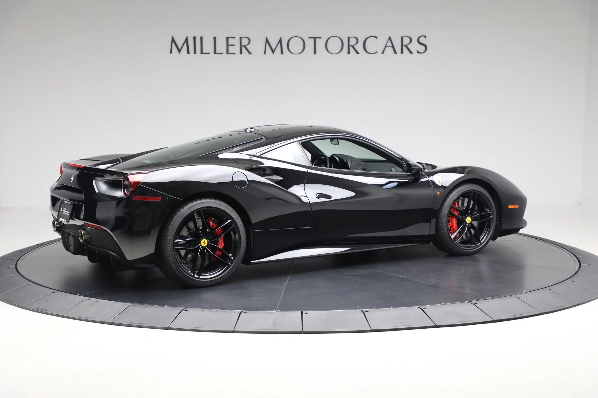 mph007_2364277500_Used_2018_Ferrari_488_GTB_1758305646_89065b8e95
