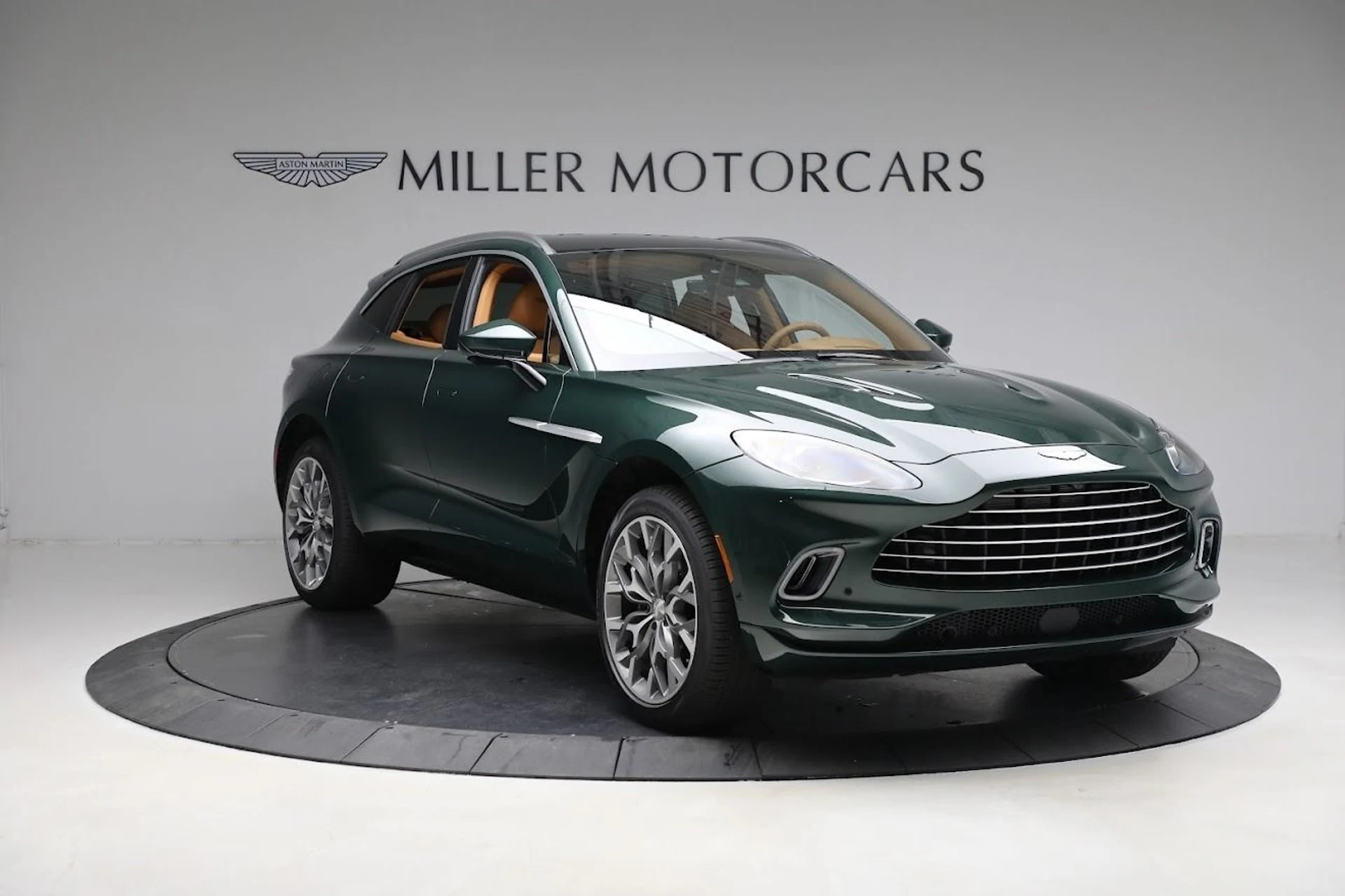 mph007_237342992_Used_2023_Aston_Martin_DBX_1685647271_3300d6f918
