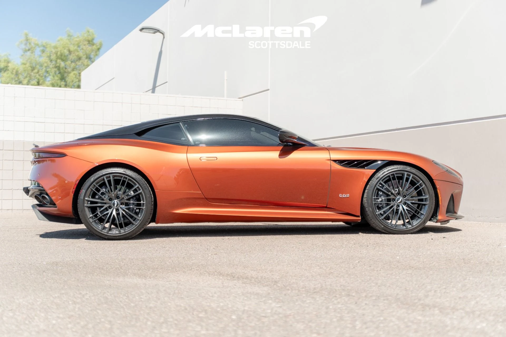 mph007_2374644066_Used_2020_ASTON_MARTIN_DBS_Superleggera_1756222236_79e0d2b91d