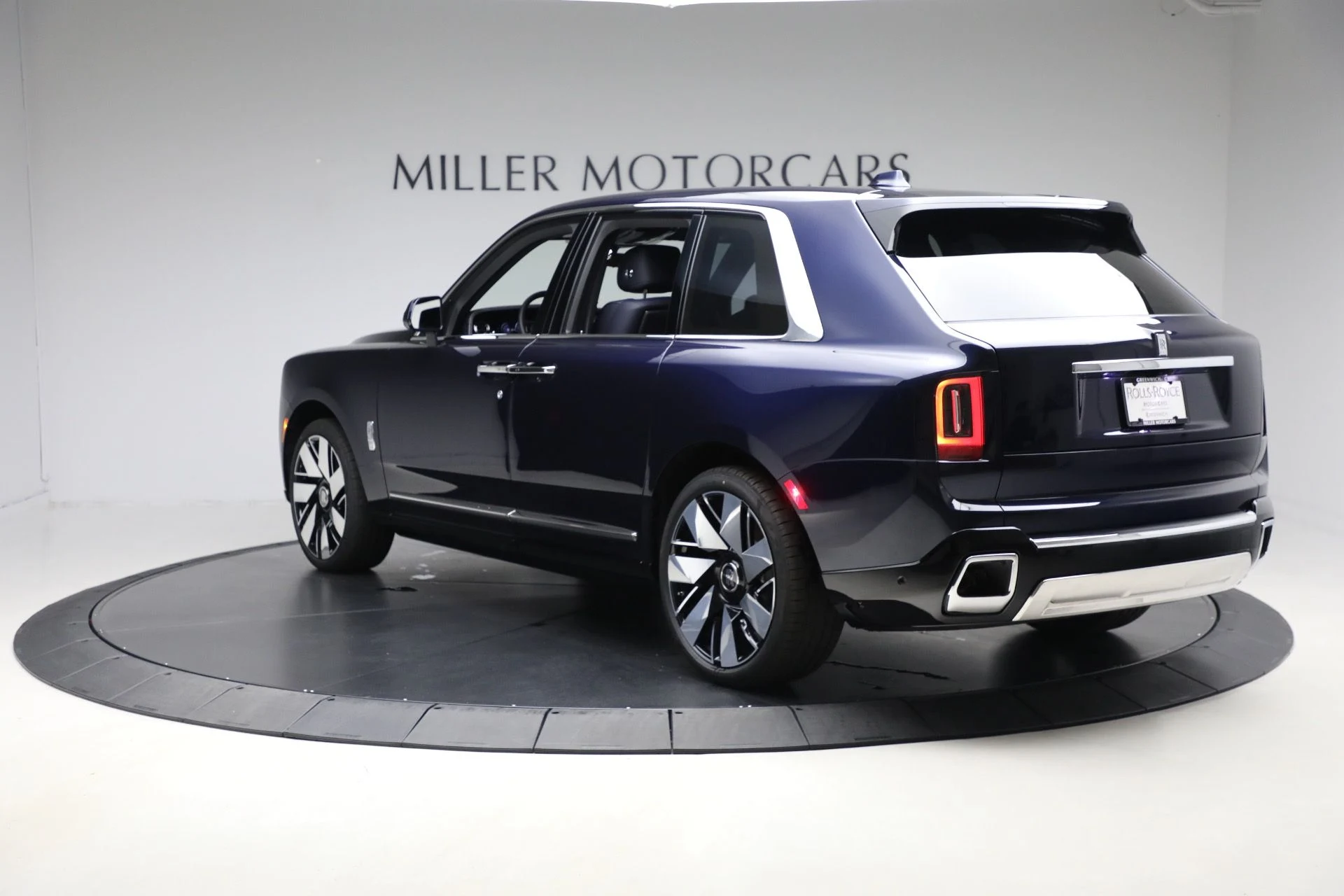 mph007_2383307018_New_2026_Rolls_Royce_Cullinan_97f6c8c381