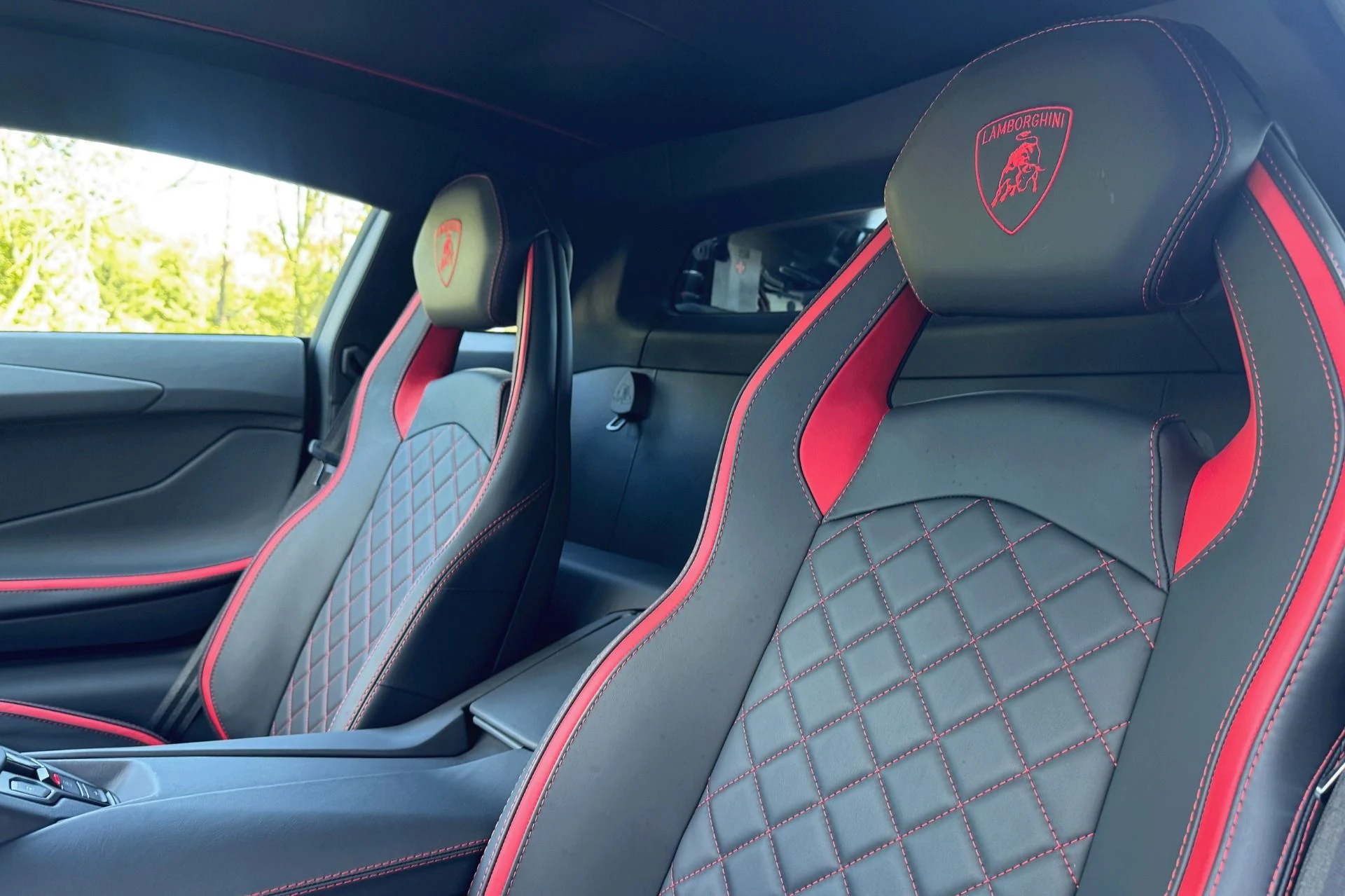 mph007_2387263755_Used_2018_Lamborghini_Aventador_S_LP_740_4_S_1758017826_b5129cdac1