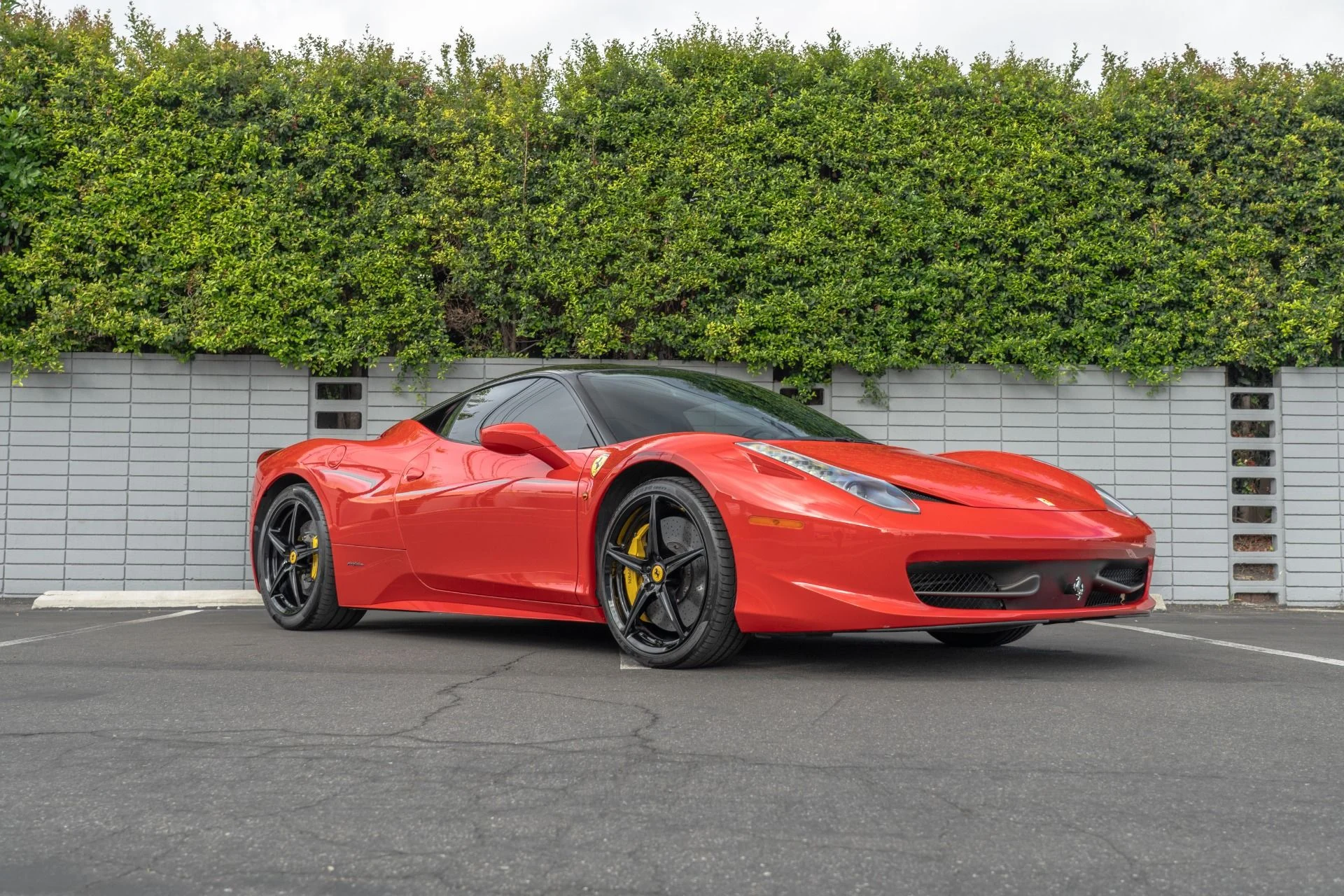 mph007_2392194029_Used_2012_Ferrari_458_Italia_1759348121_22974c3138