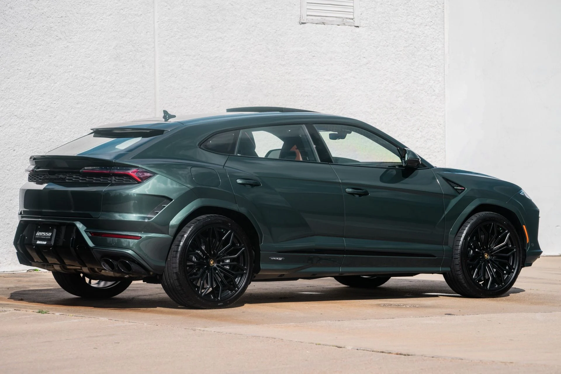 mph007_2411767731_Used_2025_Lamborghini_Urus_SE_1758739816_95731c7aec