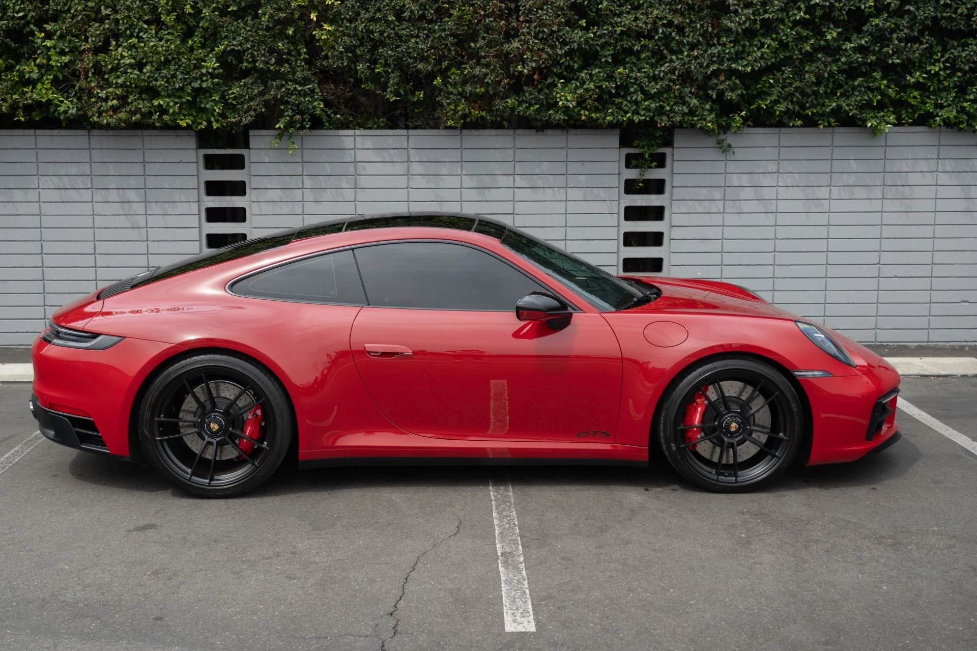 mph007_2412721113_Used_2024_Porsche_911_Carrera_GTS_1756425318_81f627d694