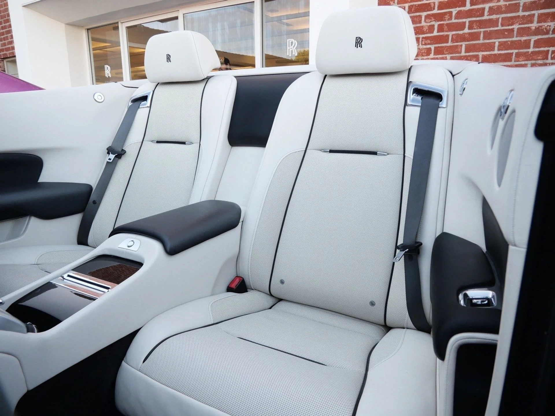 mph007_2413695265_d01d92f26a61b1bc4050859cc9657727x_293035d182