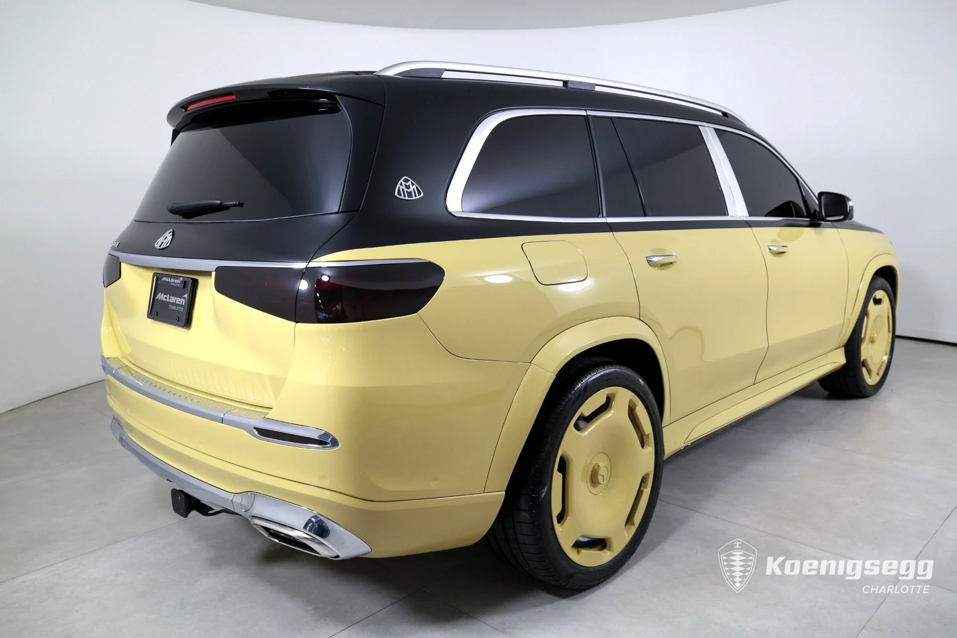 mph007_2417740981_Used_2024_Mercedes_Benz_GLS_Mercedes_Maybach_GLS_600_4_MATIC_1760990611_c871b6a4ab