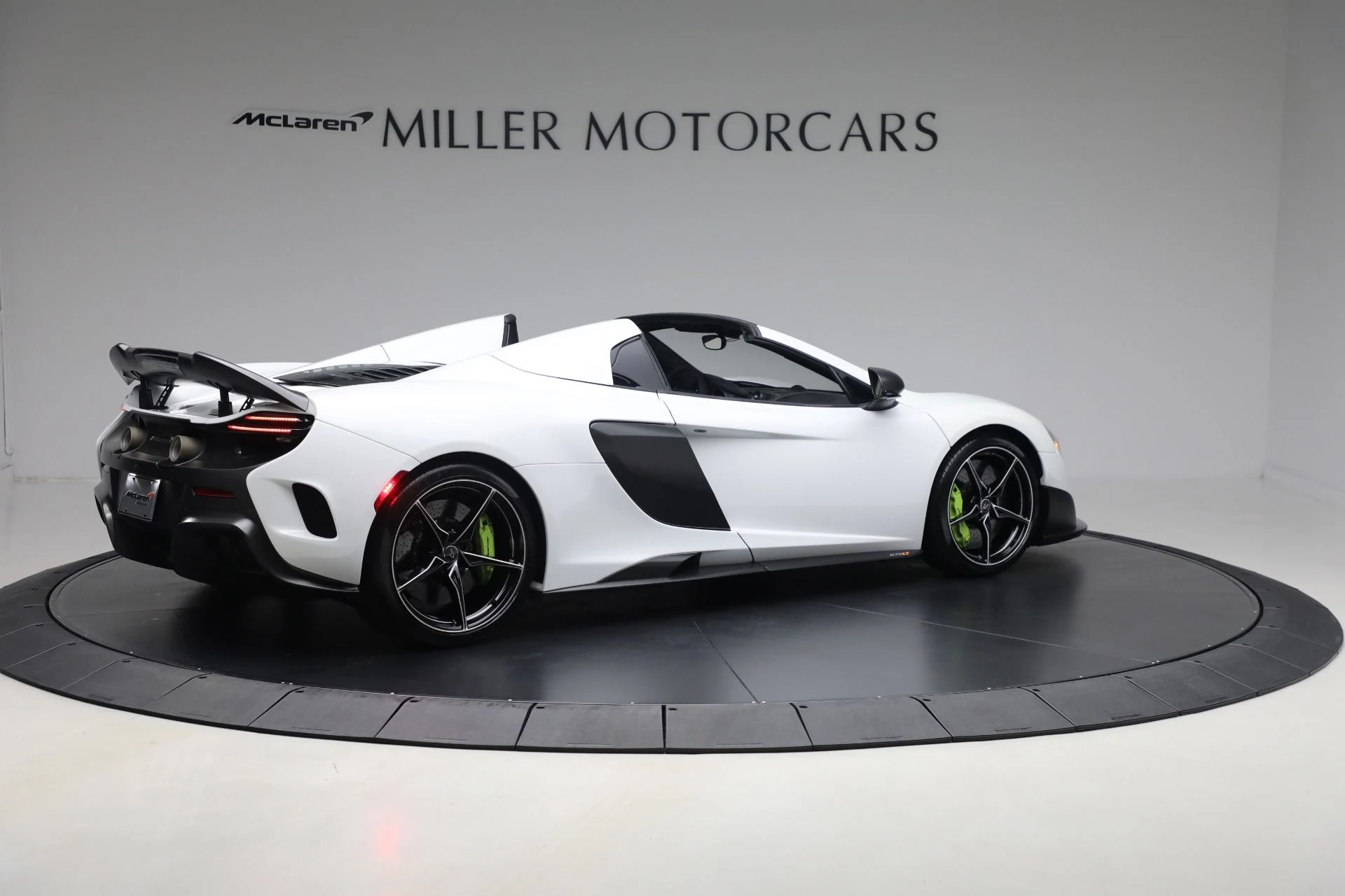 mph007_2432456409_Used_2016_Mc_Laren_675_LT_Spider_835d23b518