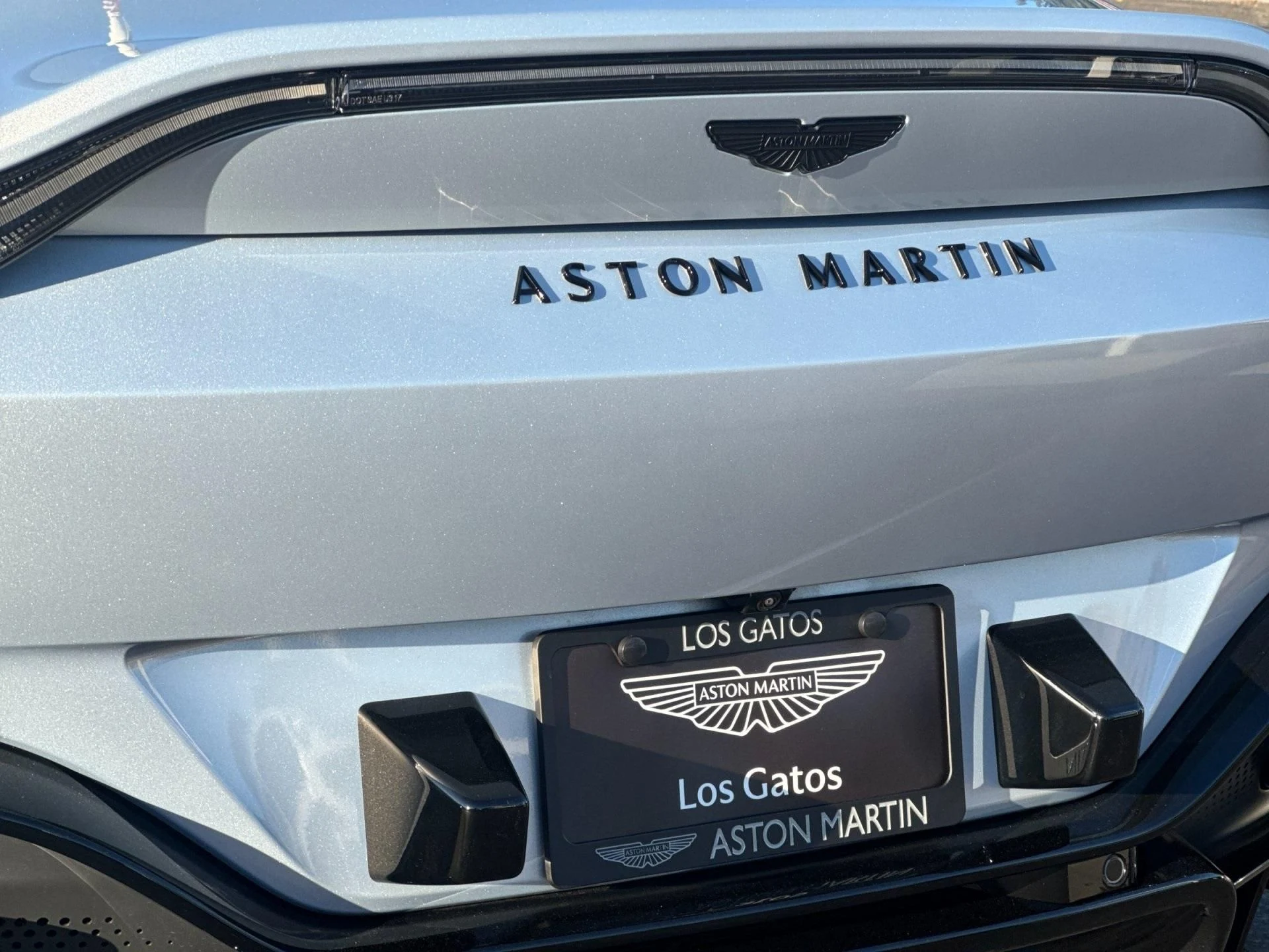 mph007_2432705225_Used_2025_Aston_Martin_Vantage_1747424213_6a10028c54