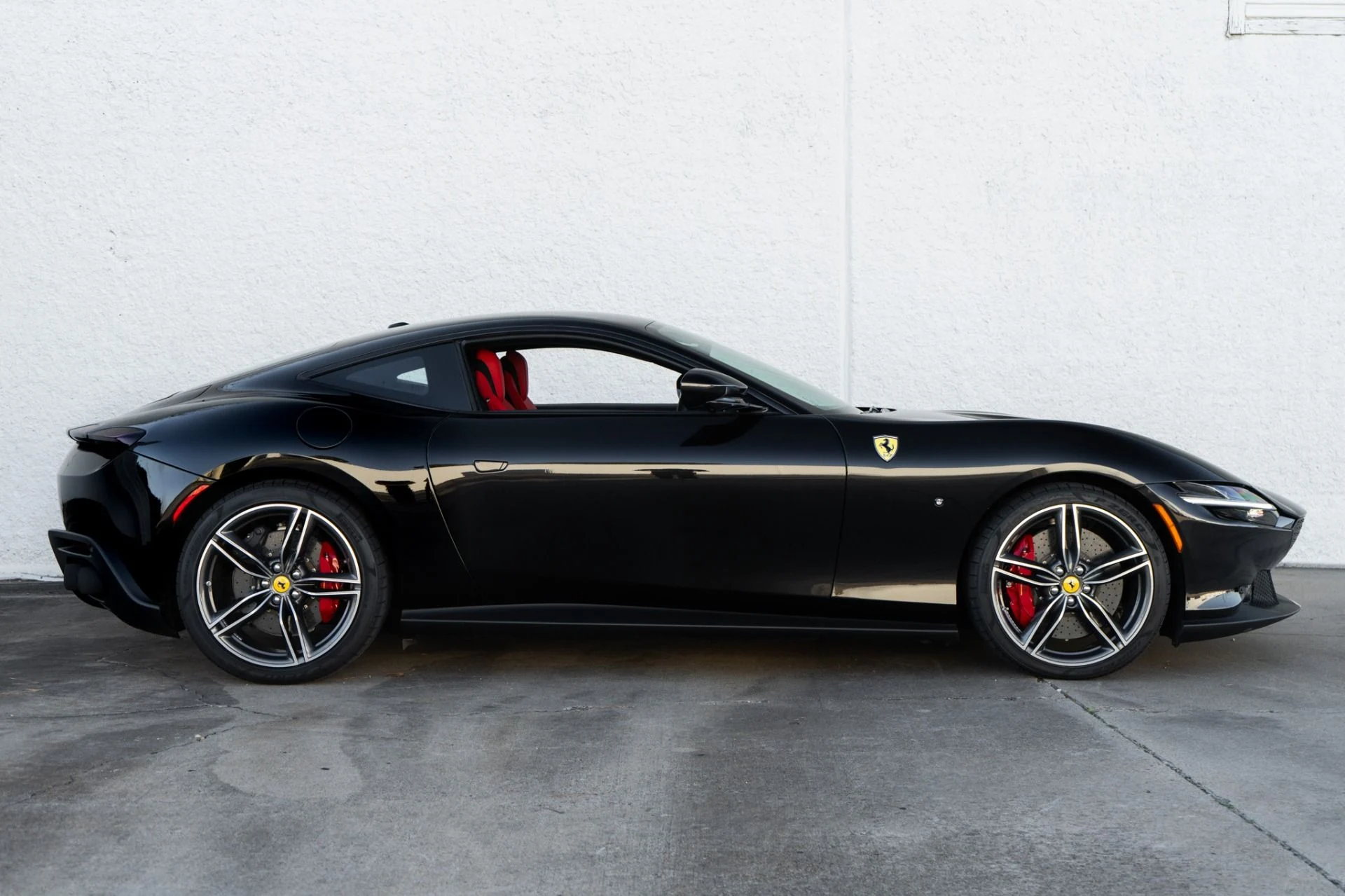 mph007_2434998176_Used_2023_Ferrari_Roma_1772236183_deeaead6bd