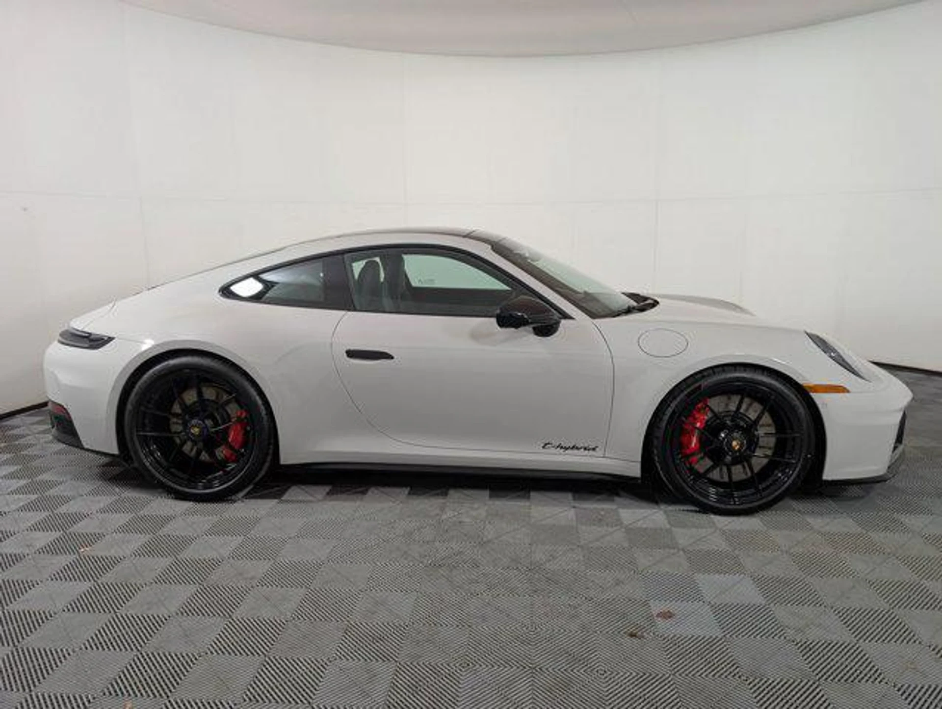 mph007_2446283575_R28u0cf_H7_Ap8nbj_Vz5q_W0_O38r_S4_e88534b793