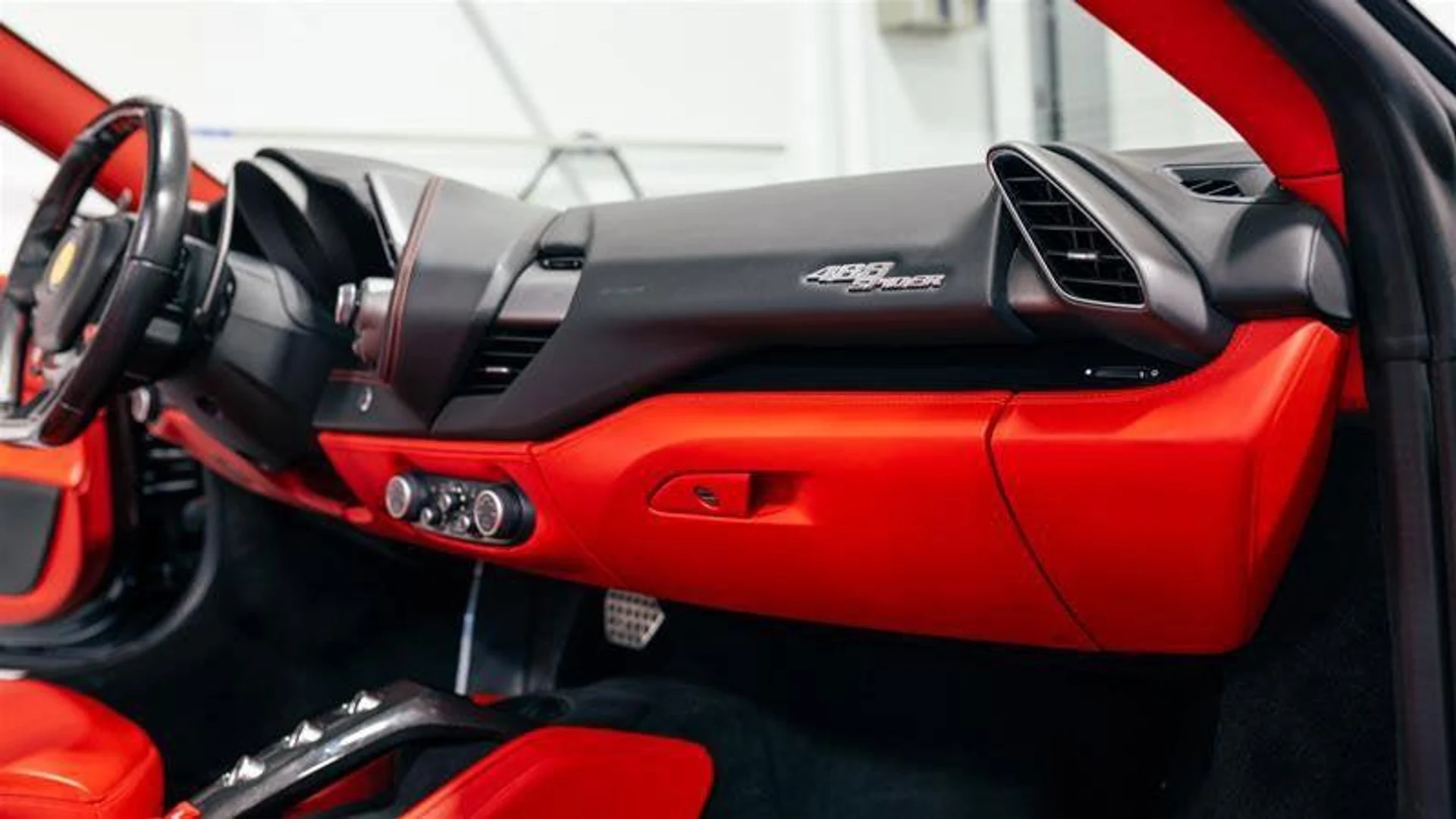 mph007_2448966470_Used_2018_Ferrari_488_Spider_Base_1782922697_80bb5a0006