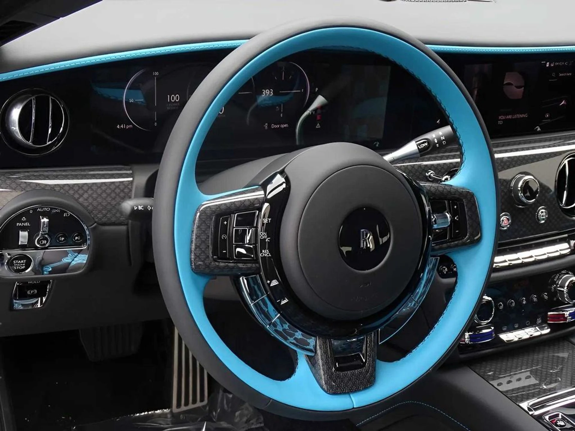 mph007_2455753432_93dd2fb4d111800874318d533940fc80x_d205f156e1