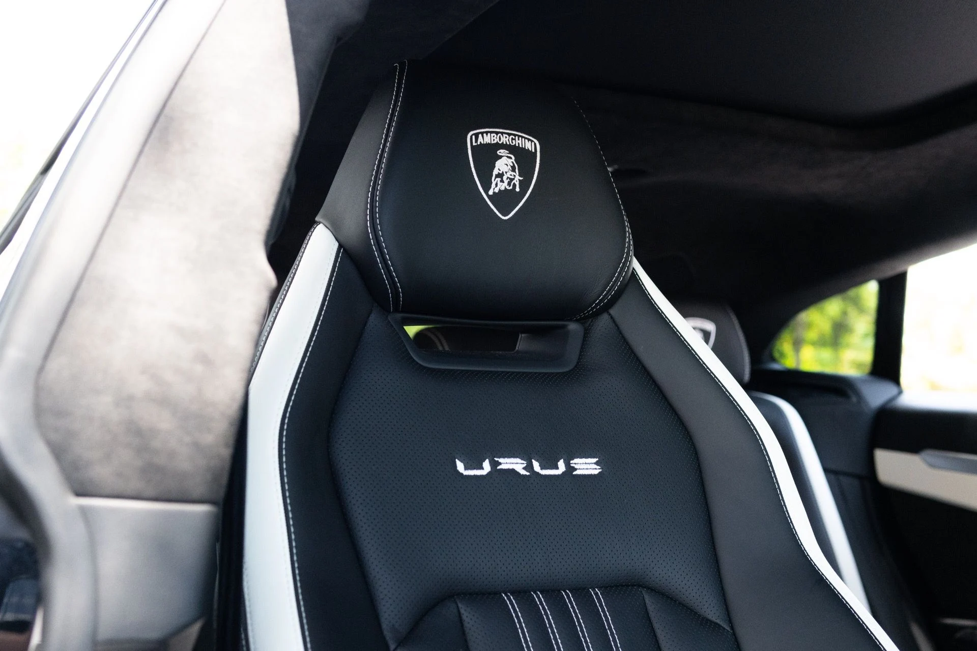 mph007_2457082376_Used_2023_Lamborghini_Urus_S_1780940773_a58d3bfd36