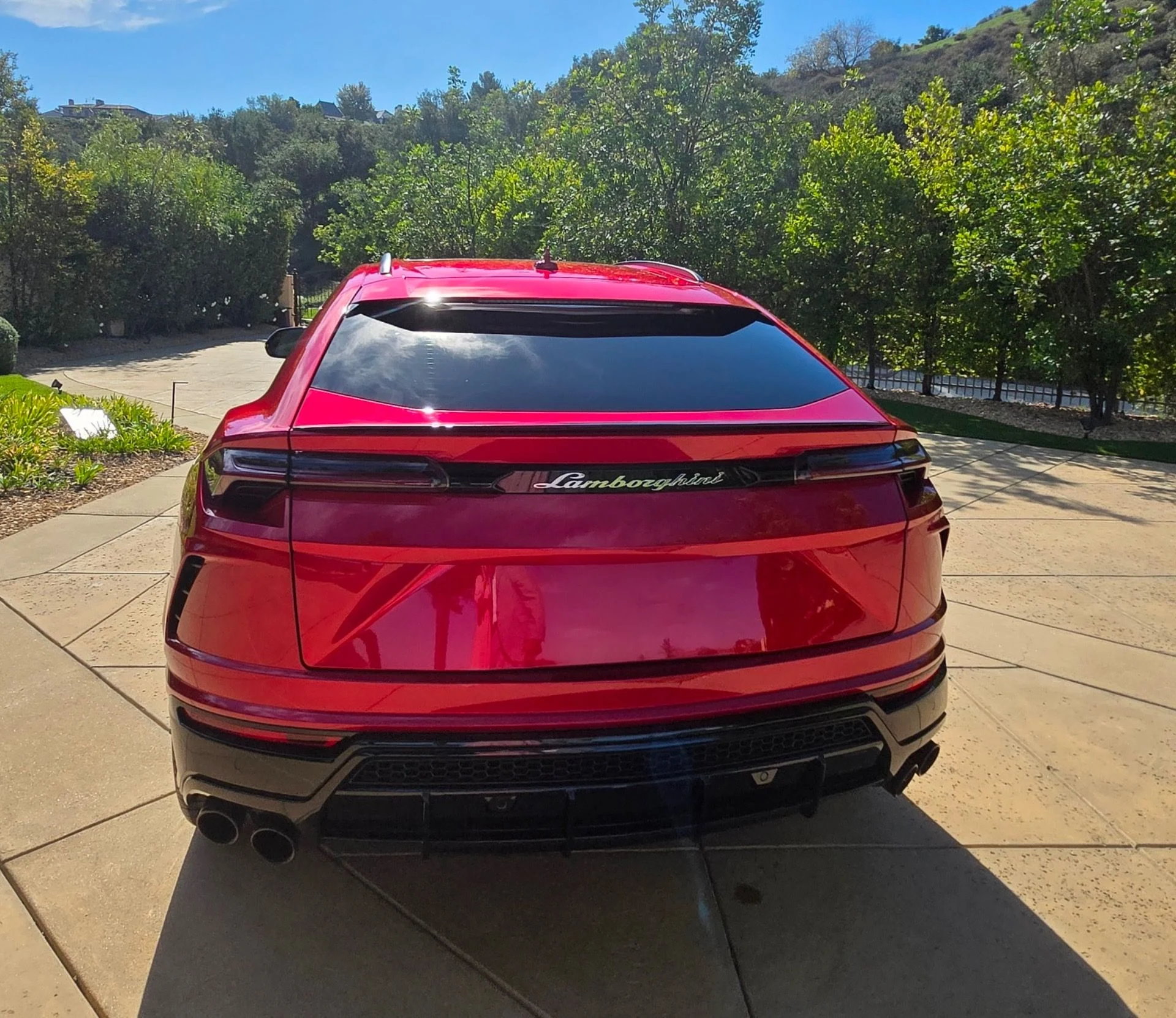 mph007_246615873_Used_2022_Lamborghini_Urus_1761951855_6f43e14dc8