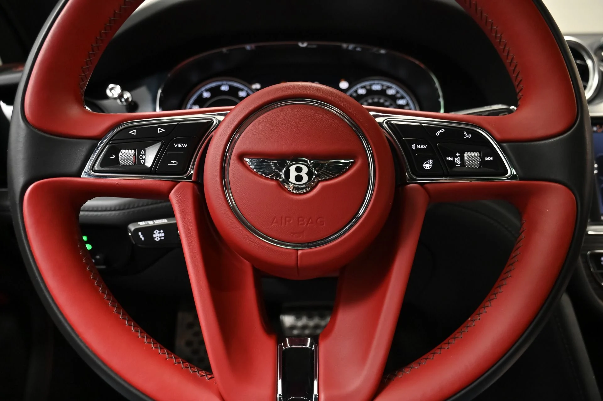 mph007_246837669_Used_2018_Bentley_Bentayga_W12_1759788100_4f6a9c4d63