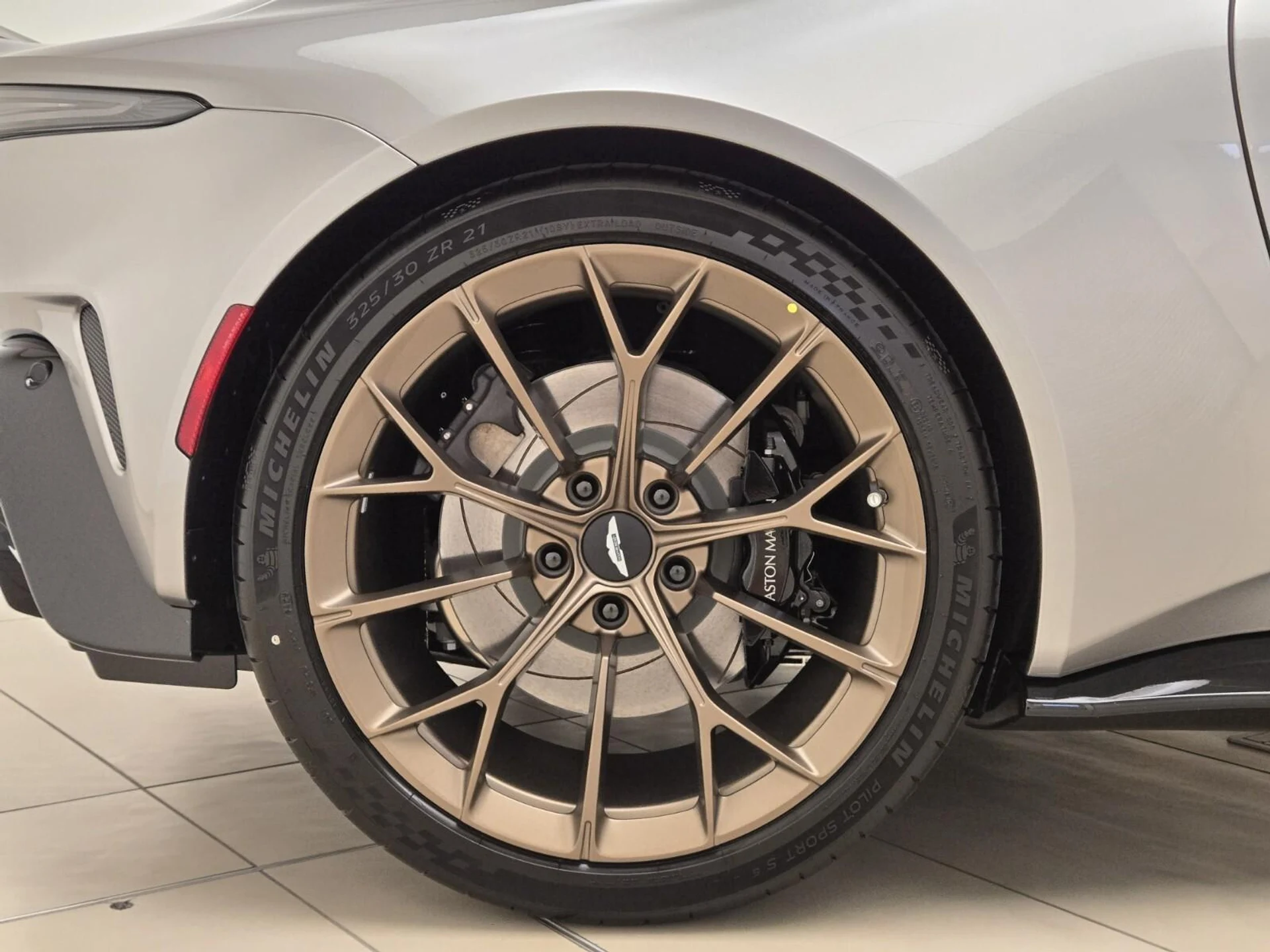 mph007_2470611541_New_2026_Aston_Martin_Vantage_S_1781673518_2619fa991a