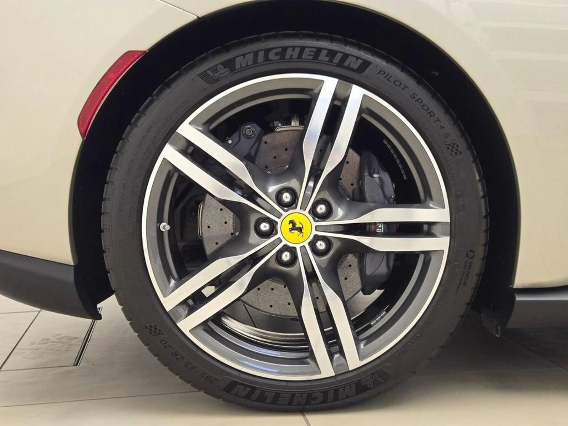 mph007_248344384_Used_2023_Ferrari_Portofino_M_1778593623_11fc7cb9a7