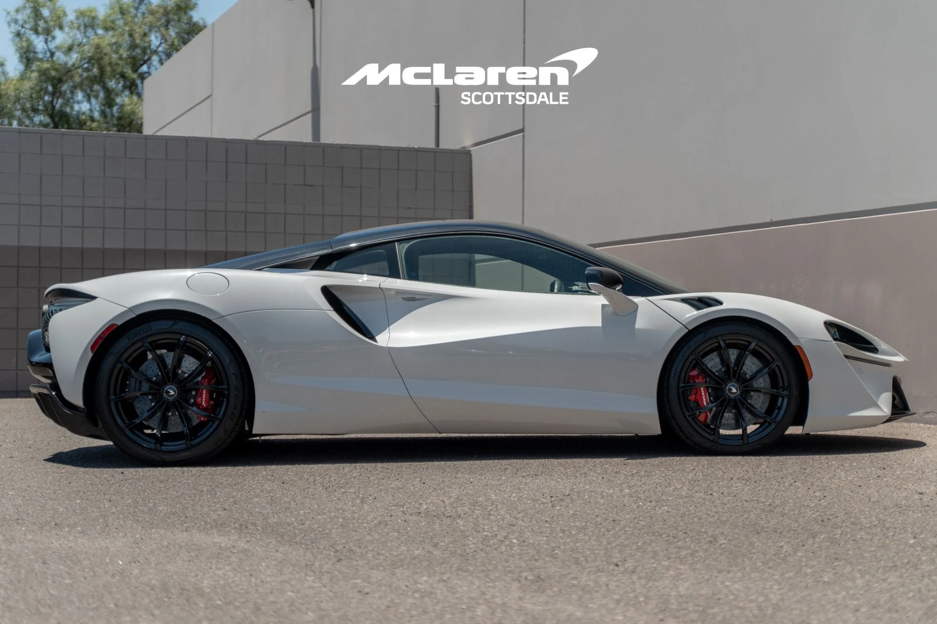 mph007_2486651945_Used_2023_MCLAREN_ARTURA_1782148158_af9938c44f