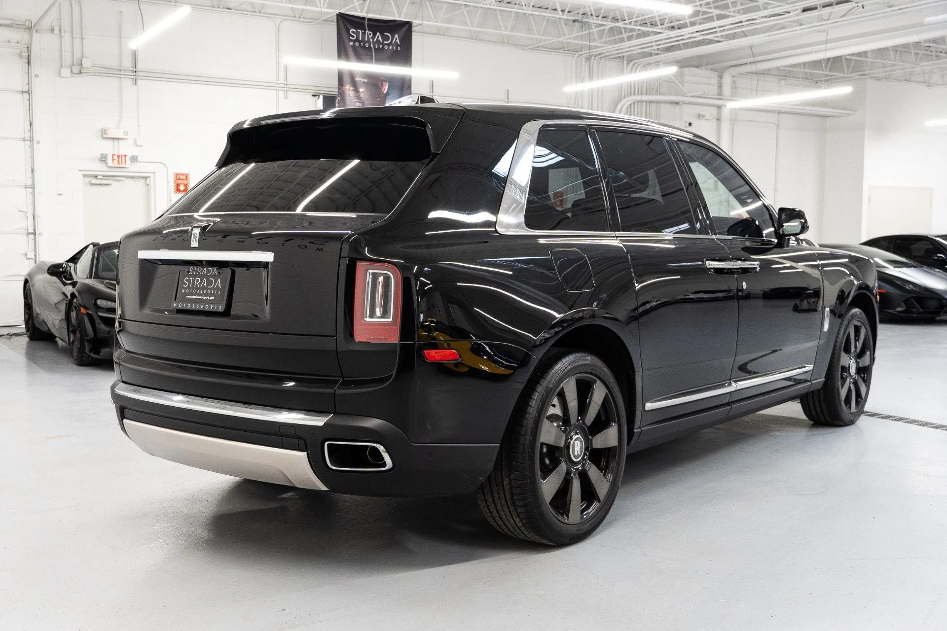 mph007_2487971653_Used_2022_Rolls_Royce_Cullinan_1772571310_03bd40aece