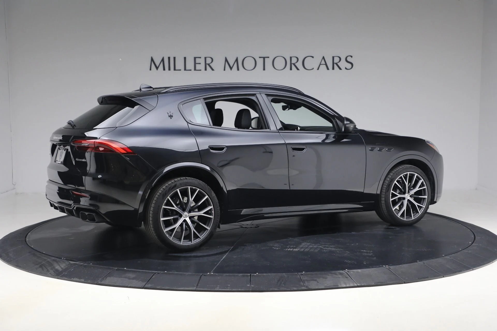 mph007_2496068712_New_2026_Maserati_Grecale_Modena_V6_1770392494_ad376af5d6