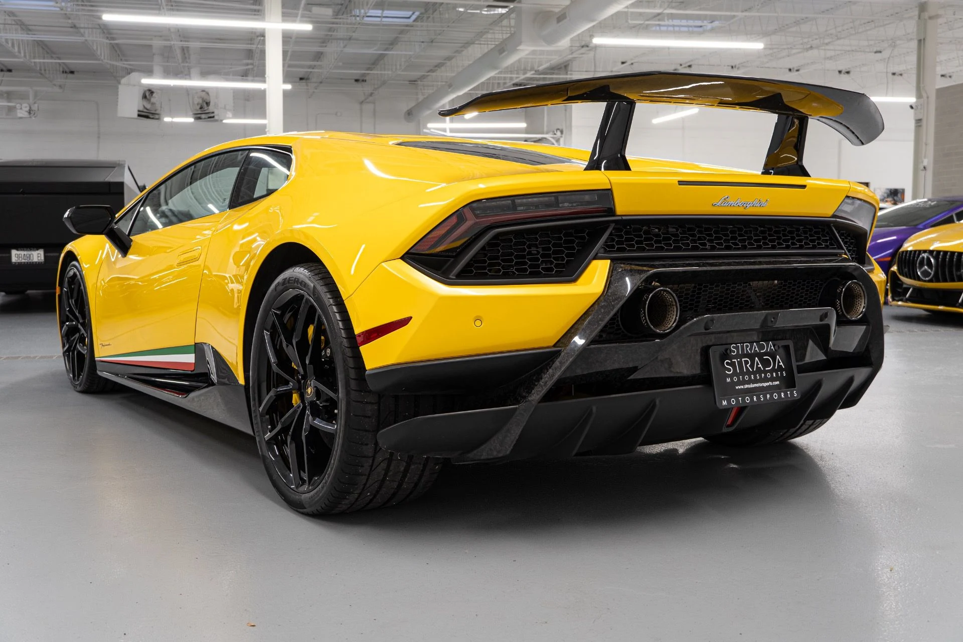 mph007_2498407837_Used_2019_Lamborghini_Huracan_LP_640_4_Performante_1764627885_cdcc59d316
