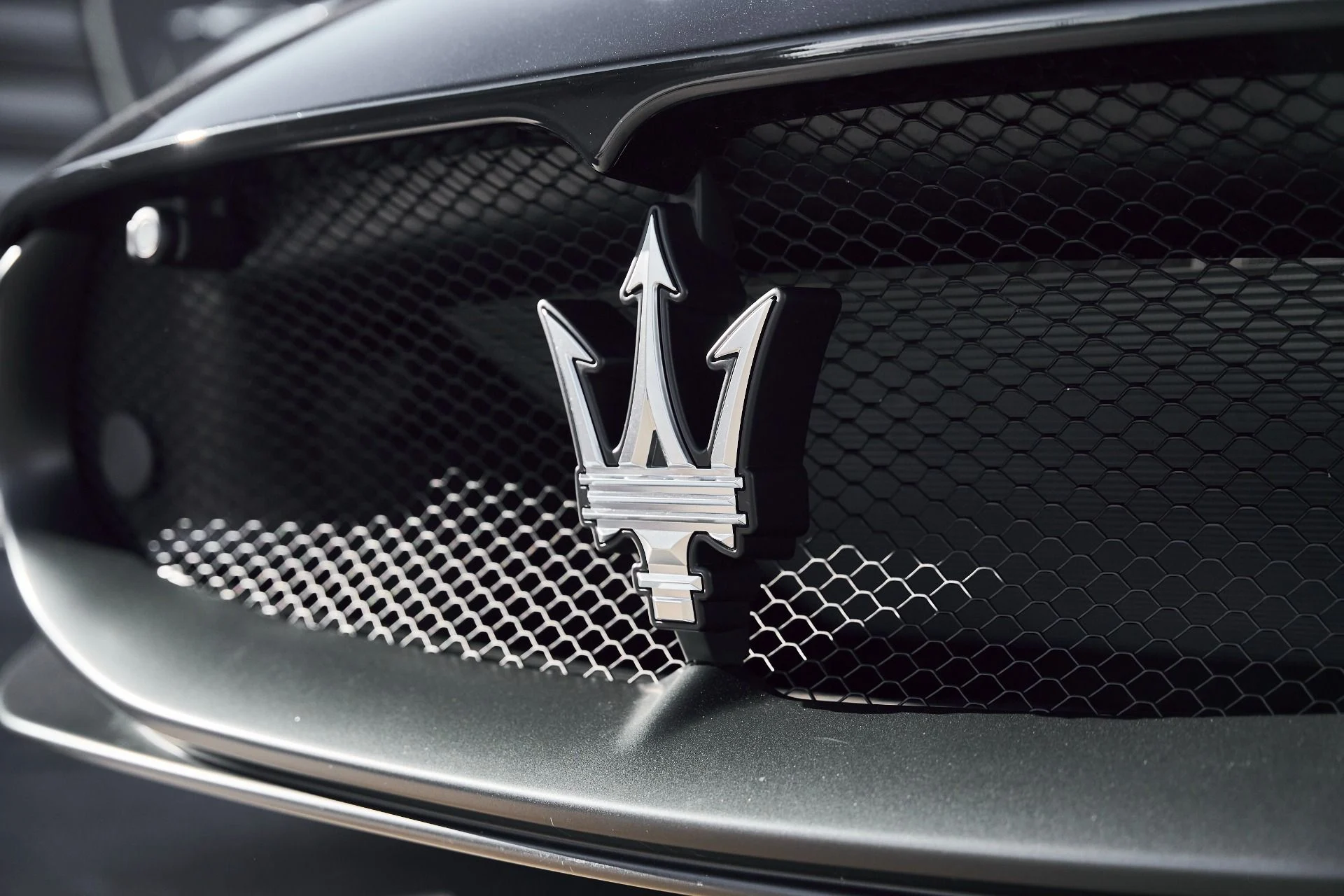 mph007_2500831067_Used_2024_Maserati_MC_20_1771382134_0f2387ff9b