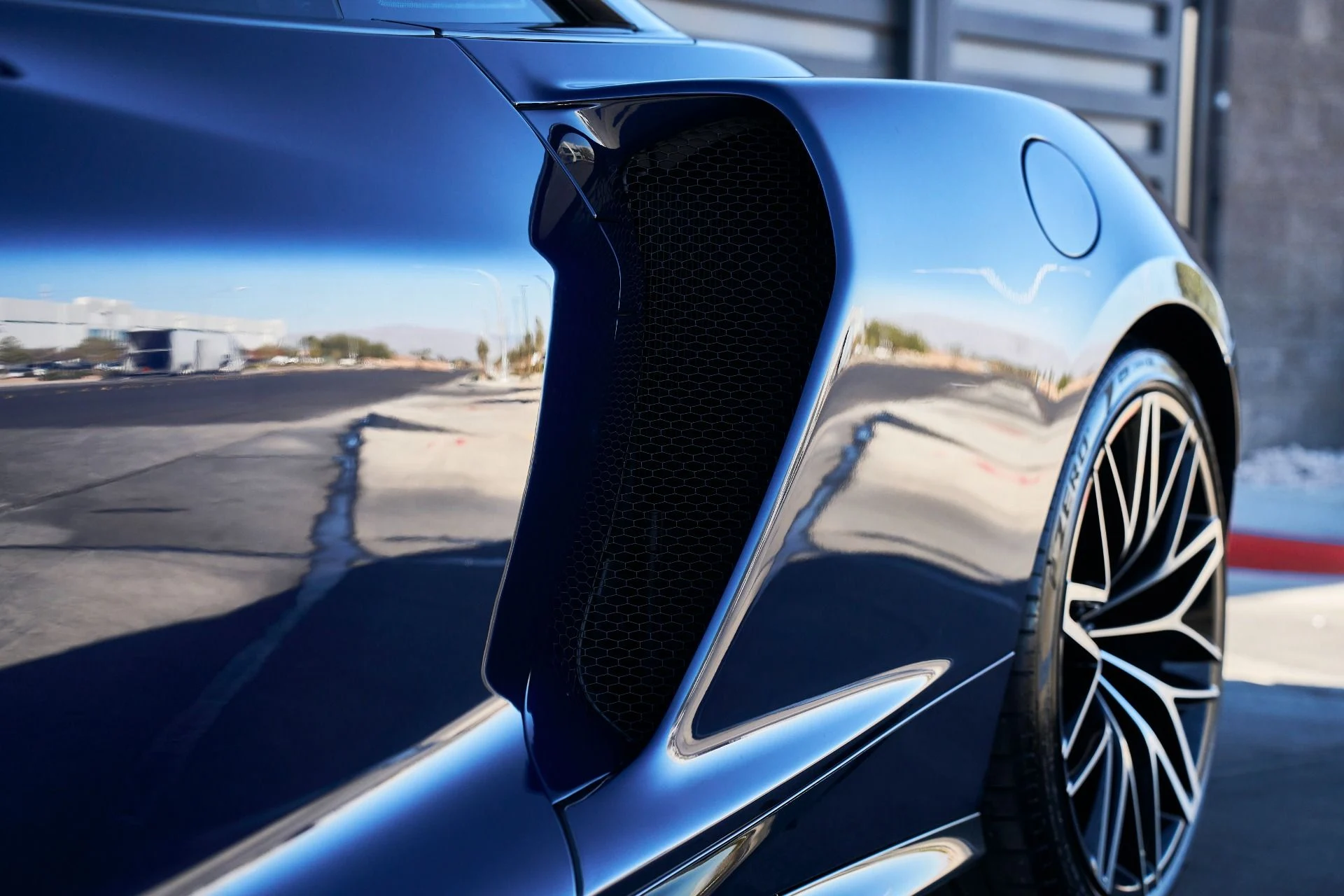 mph007_2503699392_Used_2022_Mc_Laren_GT_Base_1765244956_0072f6be25