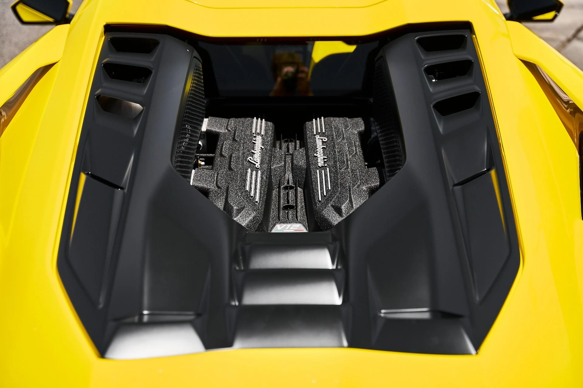 mph007_2507773959_Used_2026_Lamborghini_Revuelto_Base_1782197977_c19dfe9431