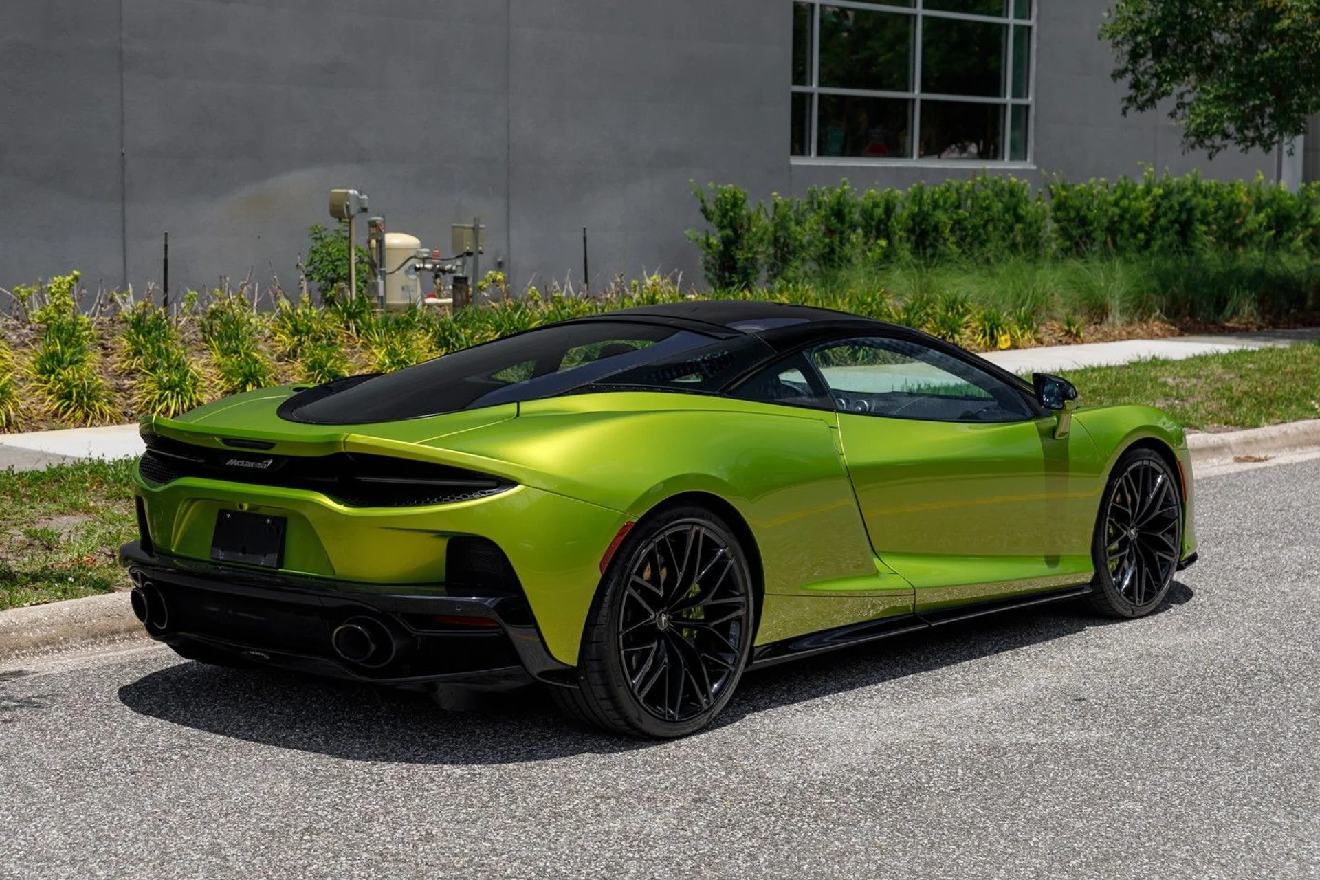 mph007_251165411_688_p8_l_7252c3c9c3
