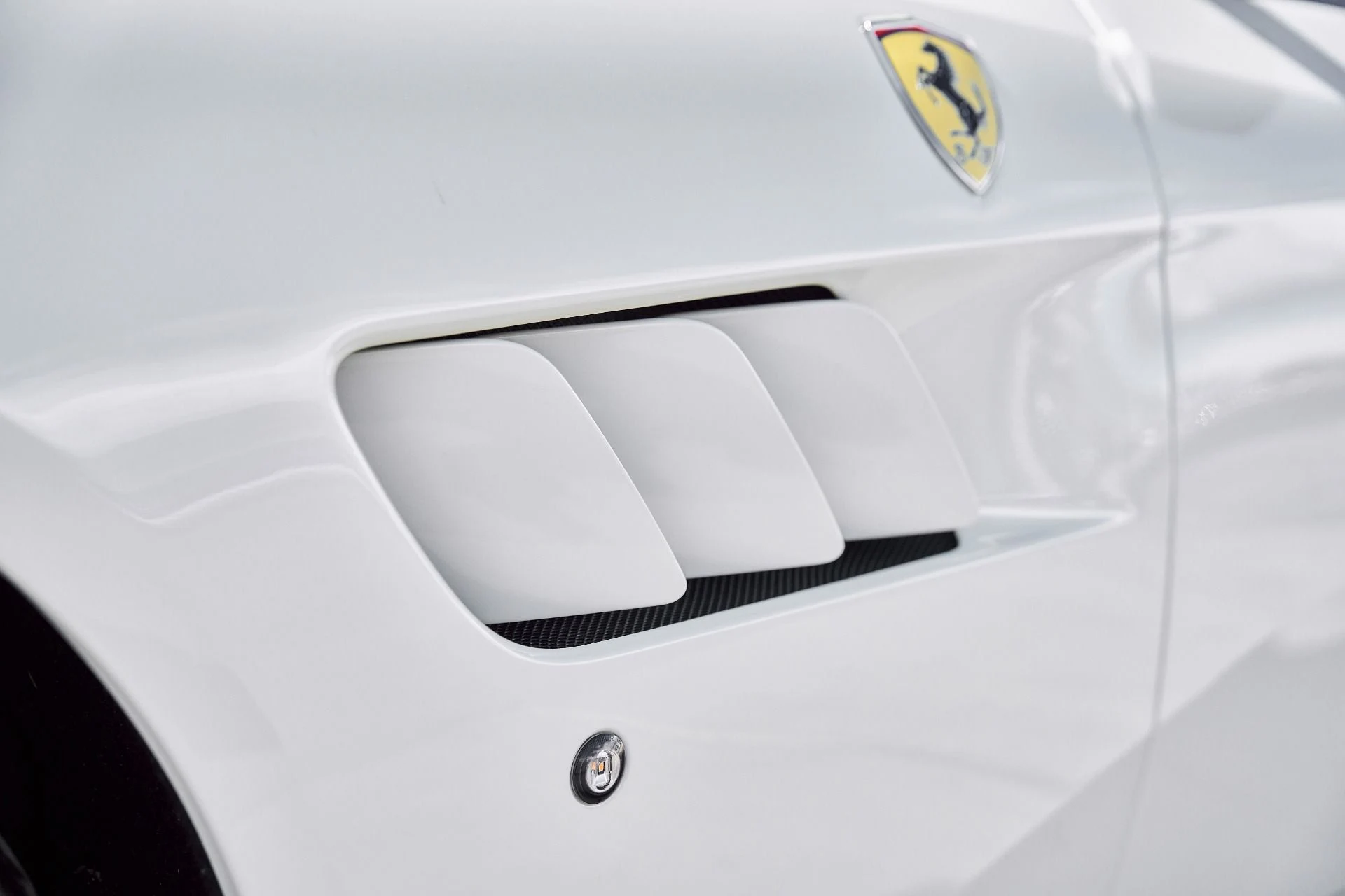 mph007_2528387568_Used_2019_Ferrari_GTC_4_Lusso_V12_1771467673_0dae5a86ad