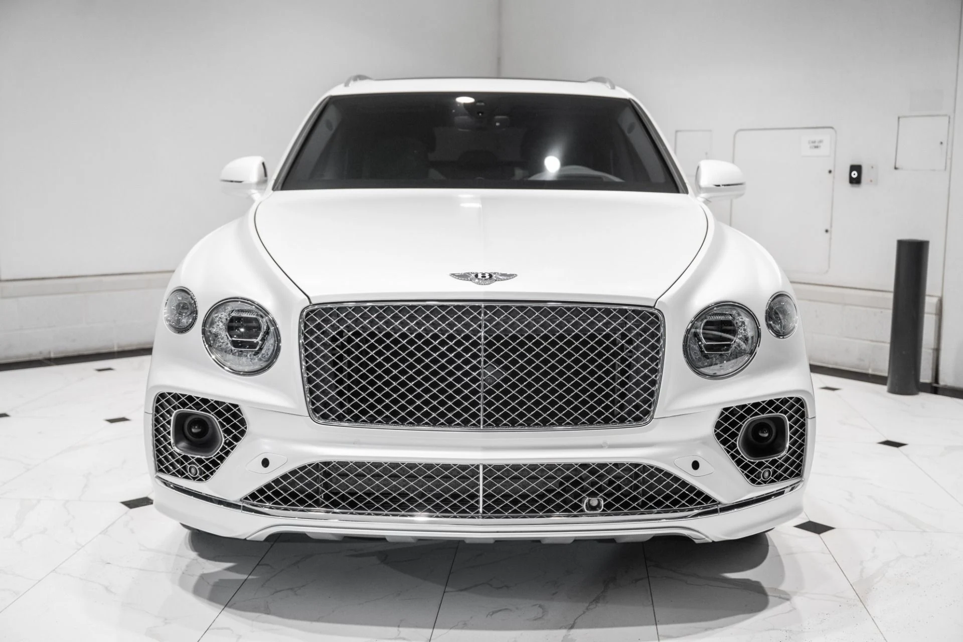 mph007_2536483248_Used_2023_Bentley_Bentayga_V8_1773161600_31f5236f3c