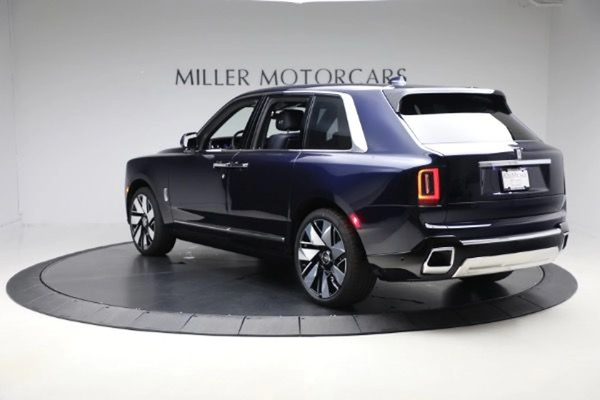mph007_2540479804_Used_2026_Rolls_Royce_Cullinan_53f05bac40