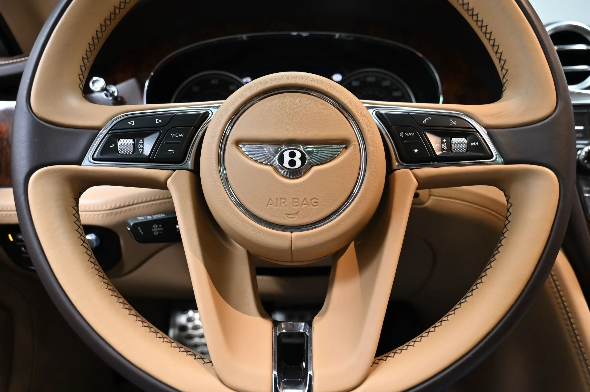 mph007_254785321_Used_2017_Bentley_Bentayga_W12_1759876449_8d5d85e805
