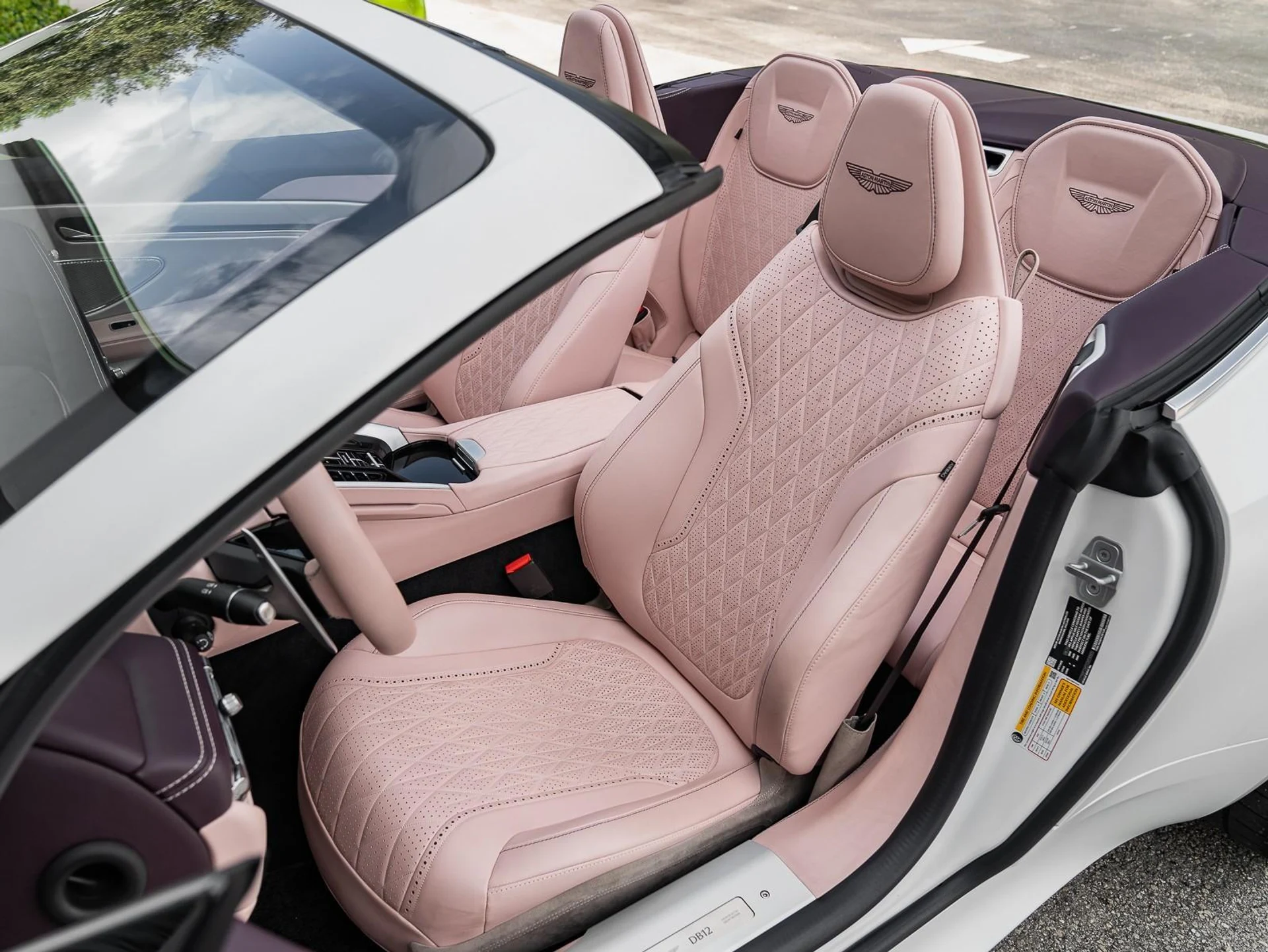 mph007_2550559519_Used_2025_Aston_Martin_DB_12_1761167127_9f4bb31228