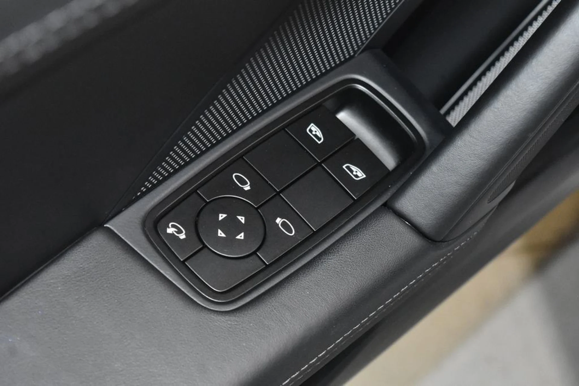 mph007_2554017593_be4dcf54e9f0000927c0096b6ae23b52x_806e812044