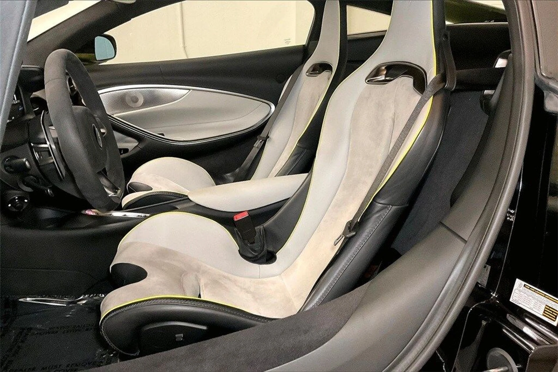 mph007_2555774093_93e601b7cc6e97eaccbc9d82da658780x_37914964fc