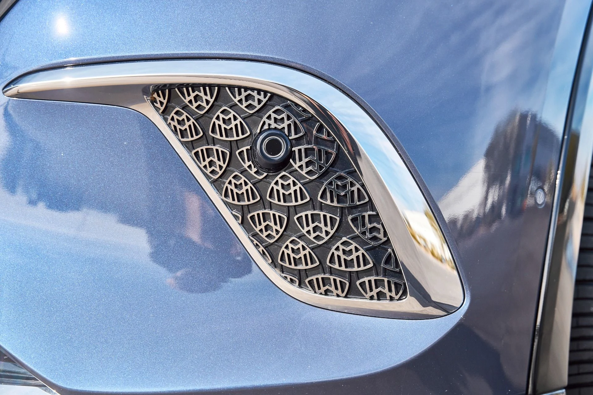 mph007_2557859907_Used_2024_Mercedes_Benz_EQS_Maybach_EQS_680_1766455829_a4250484f3