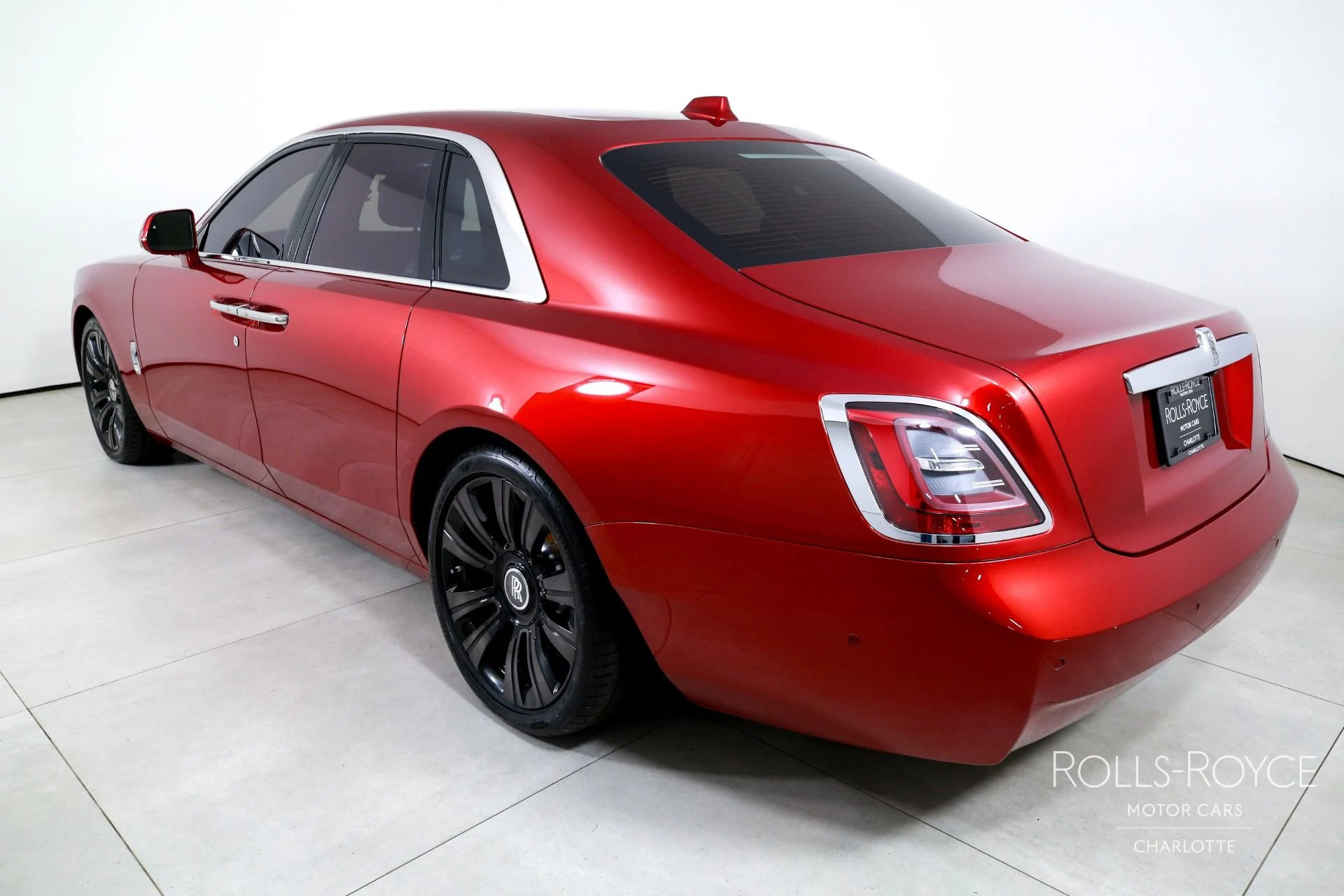 mph007_2579119015_Used_2024_Rolls_Royce_Ghost_1751554468_4c3915120f