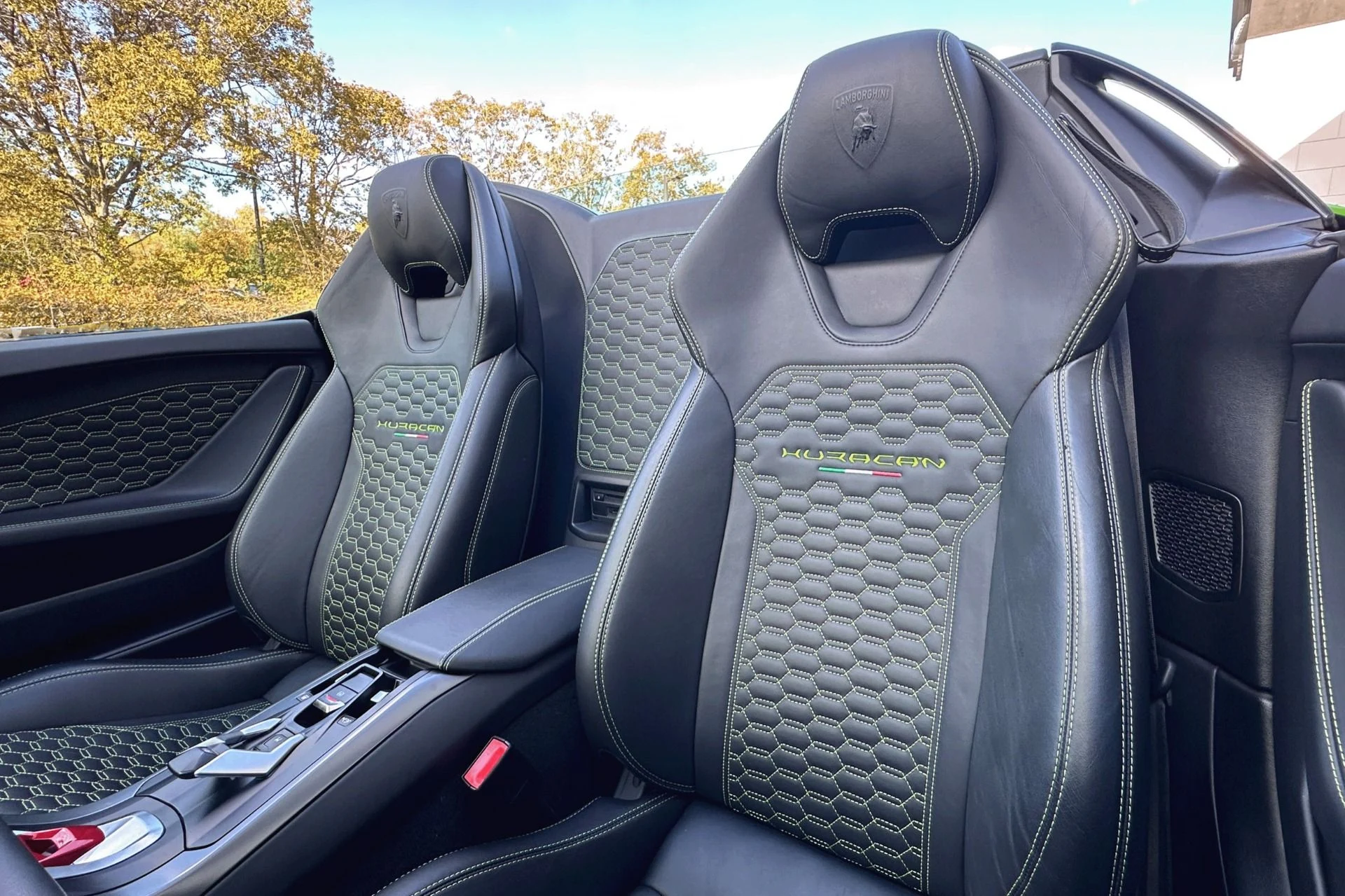 mph007_2580223305_Used_2017_Lamborghini_Huracan_RWD_Spyder_1761220667_12d97d8db1